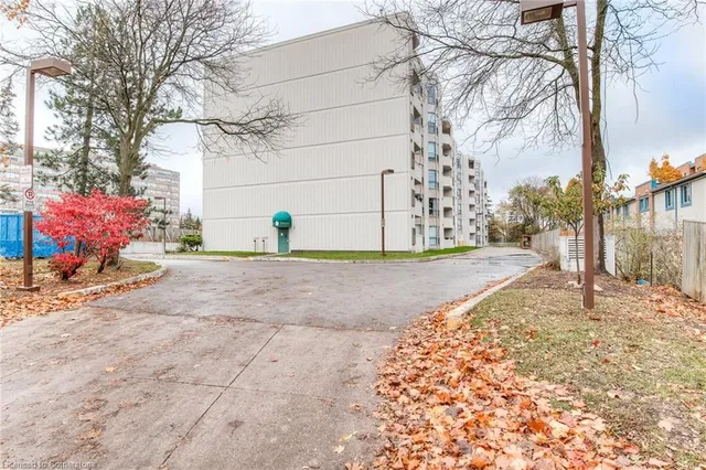 Additional property image - 3267 King St Unit 108