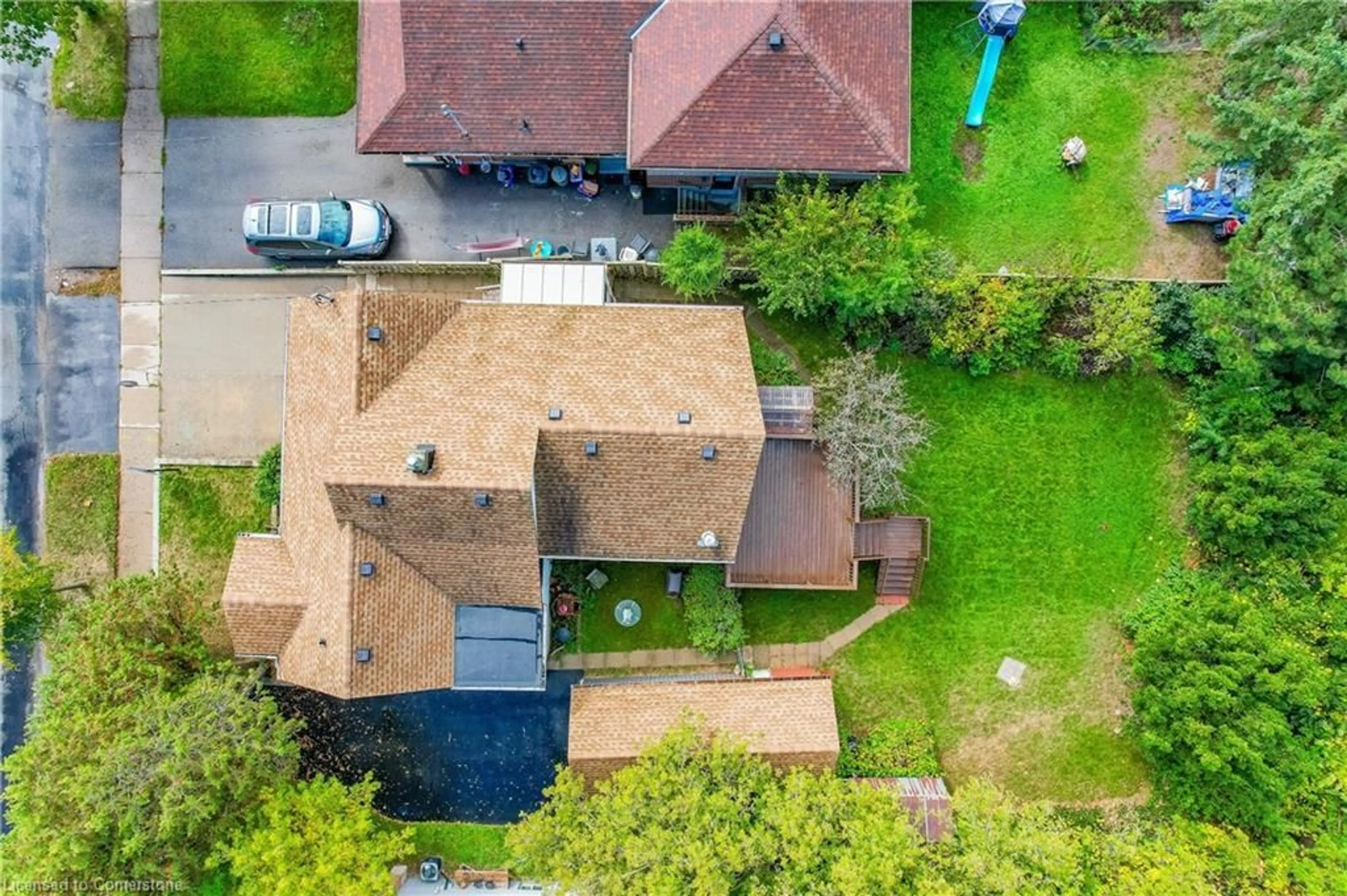 A pic from outside/outdoor area/front of a property/back of a property/a pic from drone, street for 58 Fifth Ave, Kitchener Ontario N2C 1P4