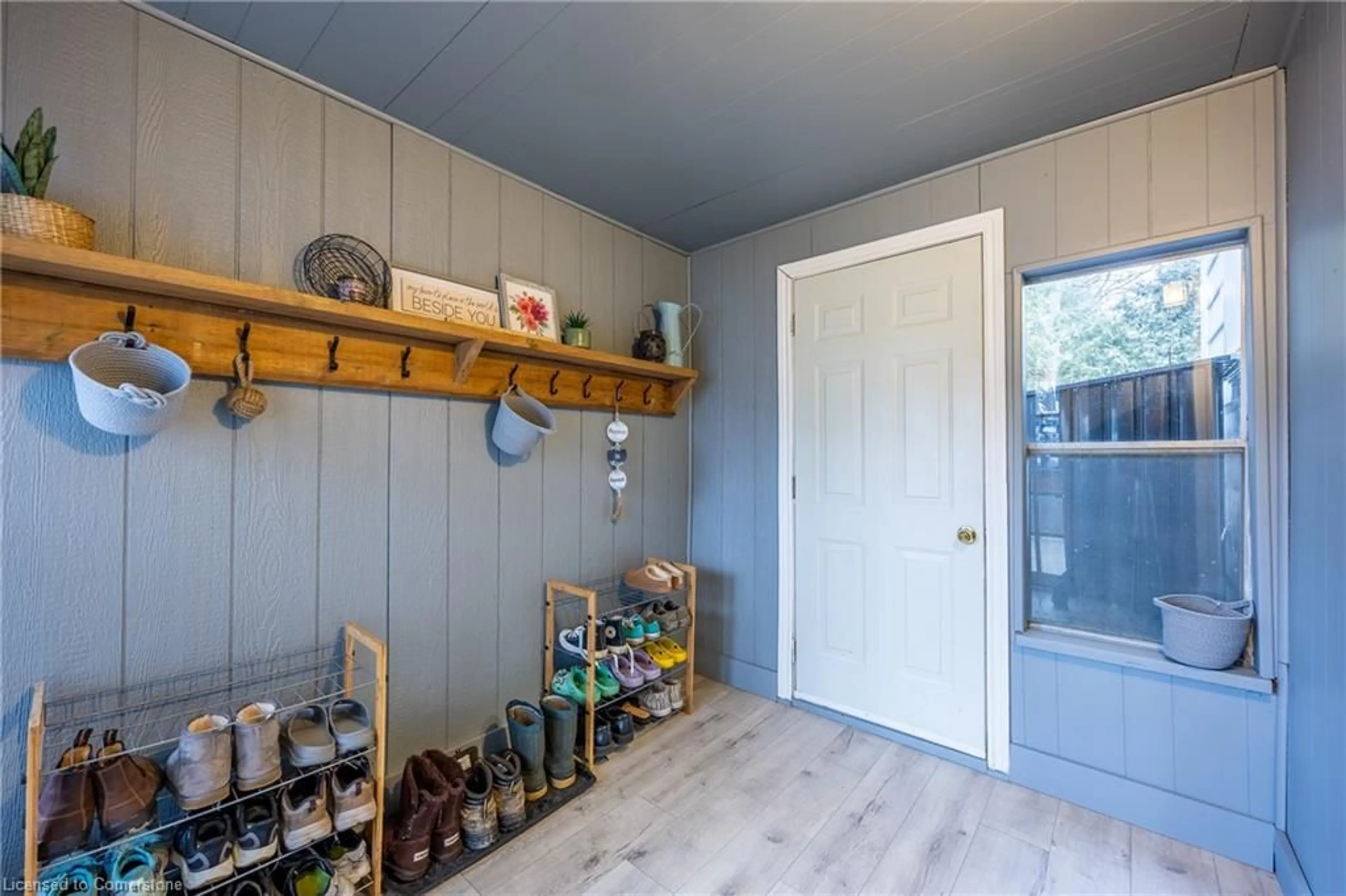 Storage room or clothes room or walk-in closet for 90 Wellington St, Waterford Ontario N0E 1Y0