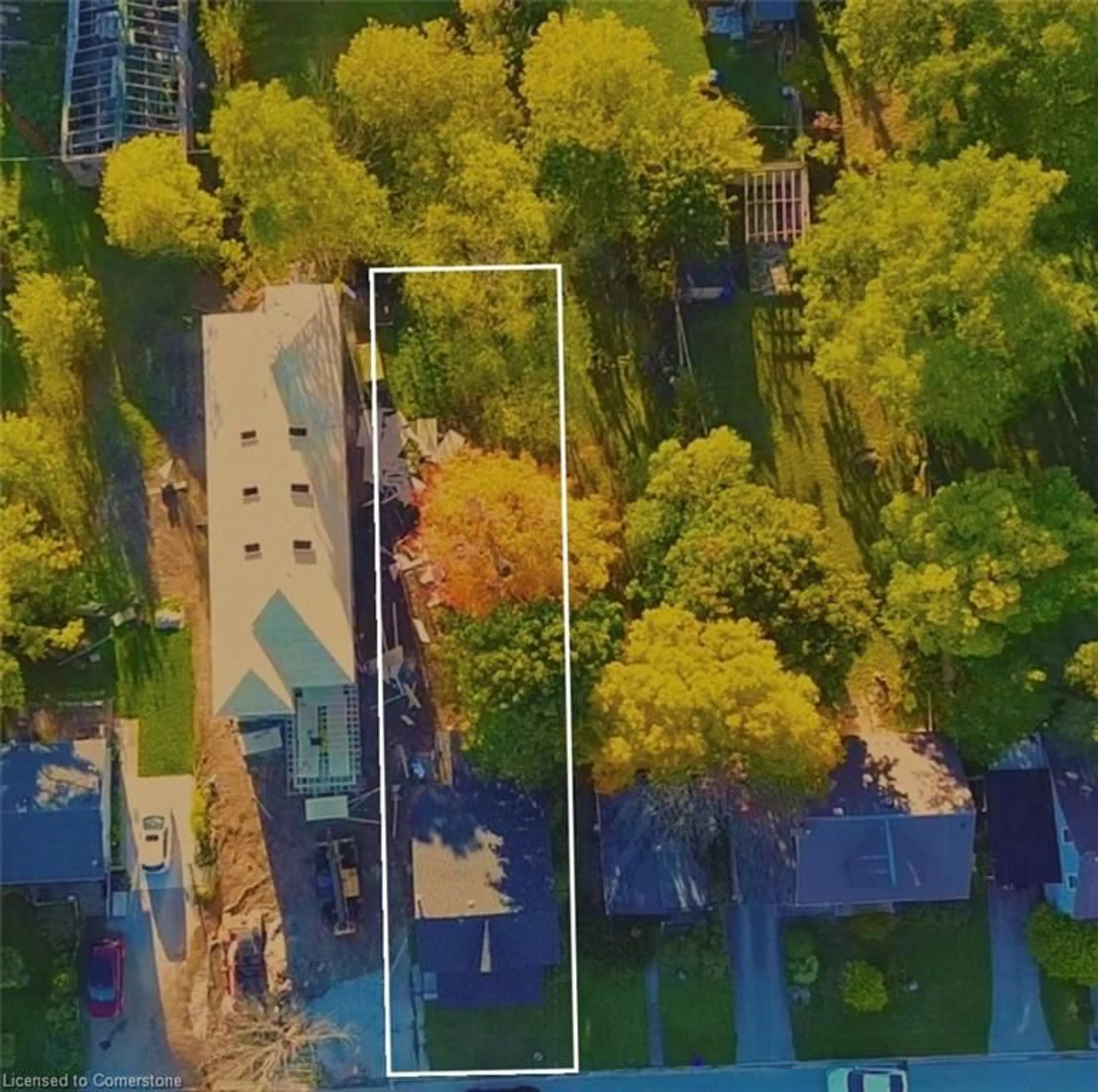 A pic from outside/outdoor area/front of a property/back of a property/a pic from drone, street for 172 Henry St, Meaford Ontario N4L 1E1