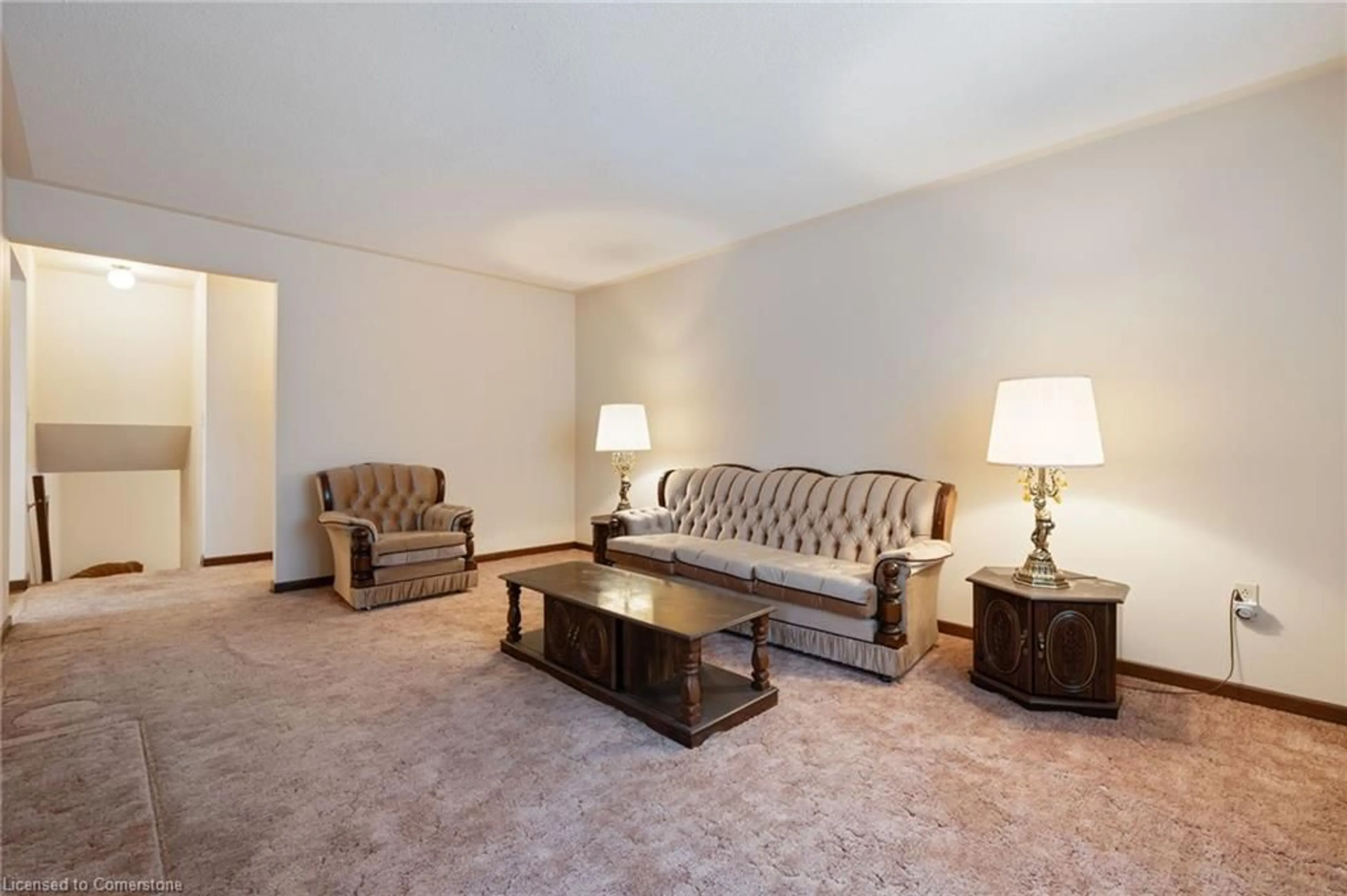 Living room with furniture, carpet floor for 31 Thomson Rd, Simcoe Ontario N3Y 5A3