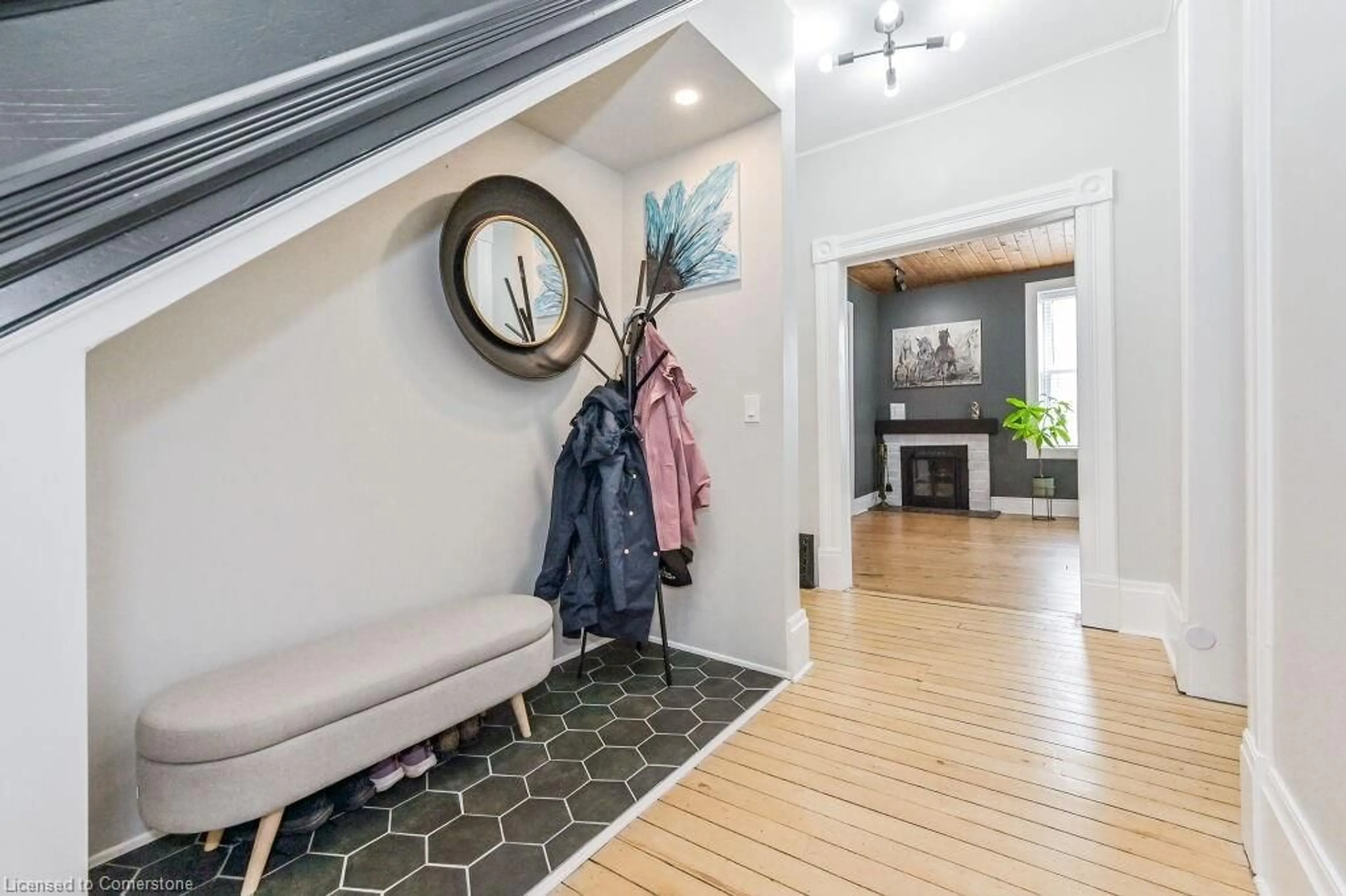 Indoor entryway for 180 Union St, Fergus Ontario N1M 1V3