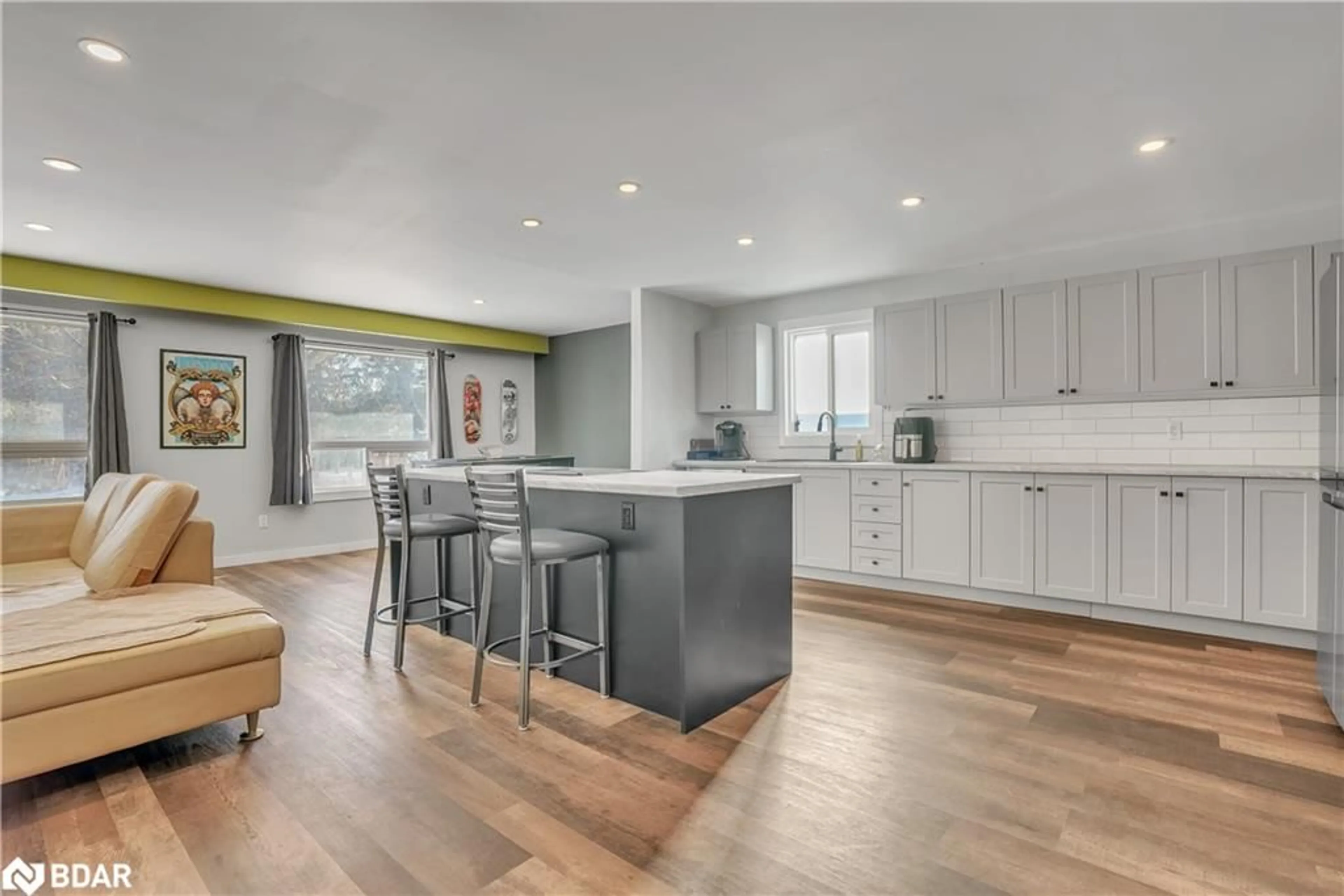 Open concept kitchen, unknown for 2326 25 Sideroad Rd, Innisfil Ontario L9S 2G2