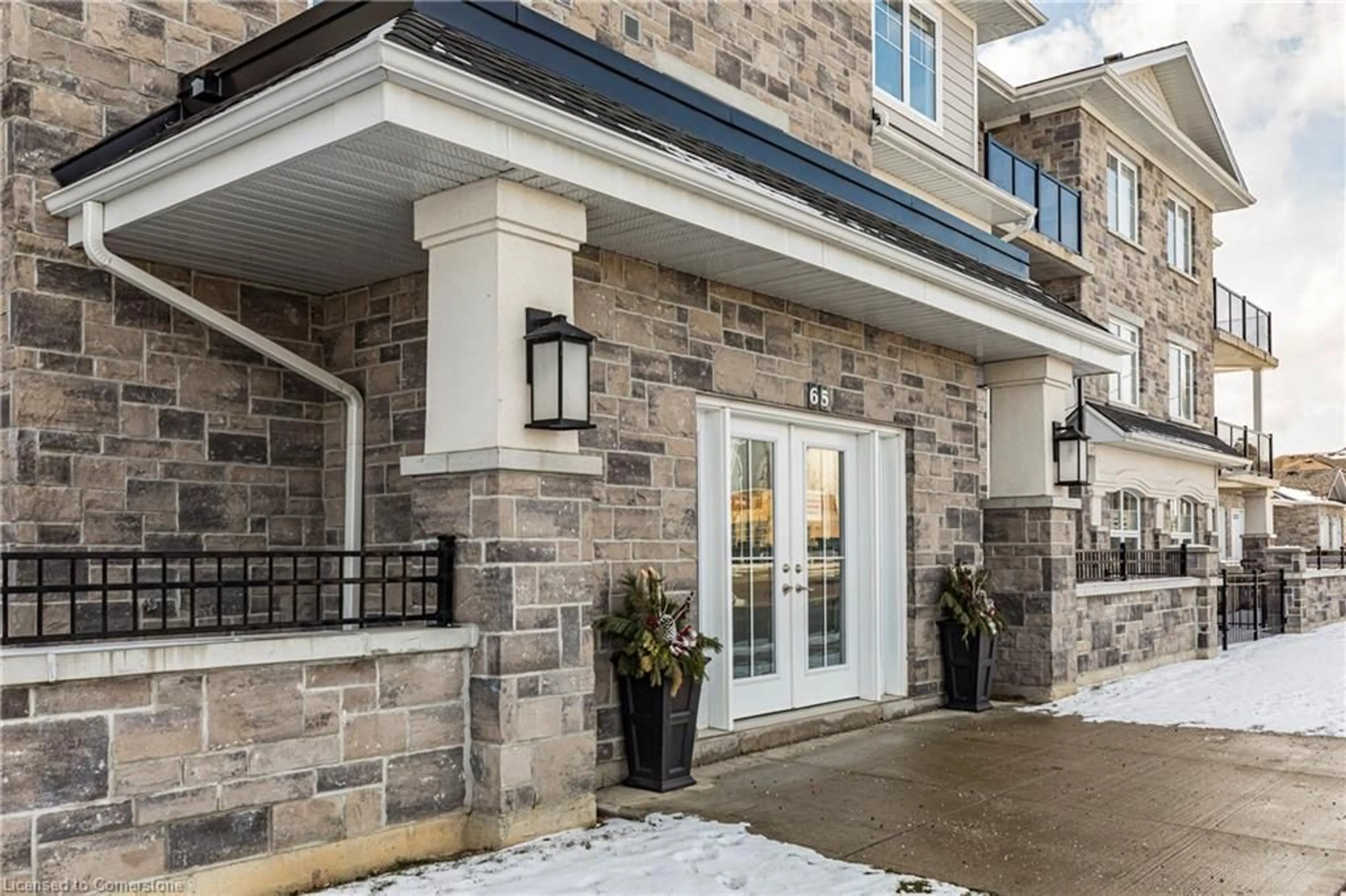 Indoor entryway for 65 Haddington St #203, Caledonia Ontario N3W 2H2