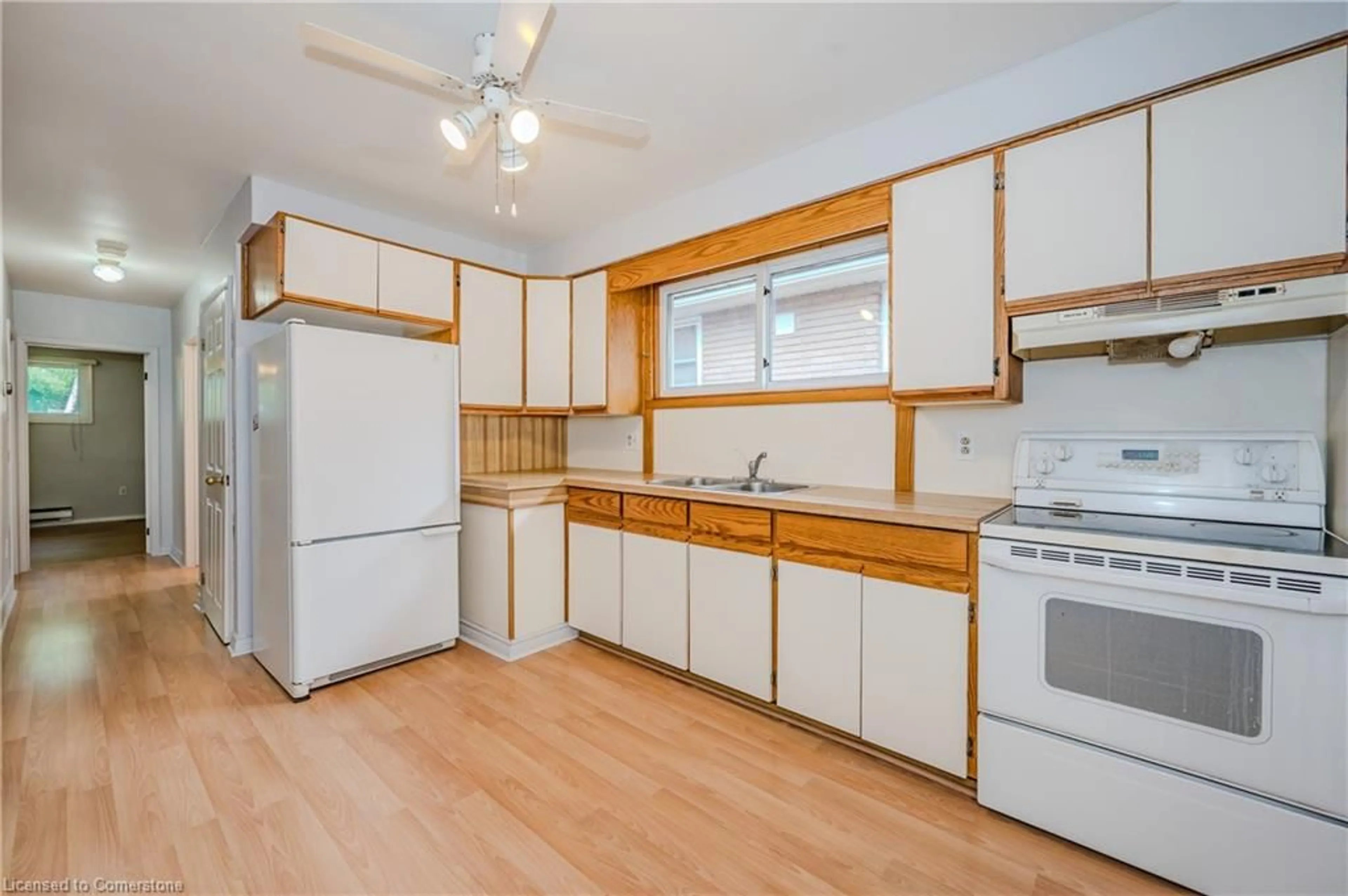 Standard kitchen, wood/laminate floor for 164 East 23rd St, Hamilton Ontario L8V 2X1