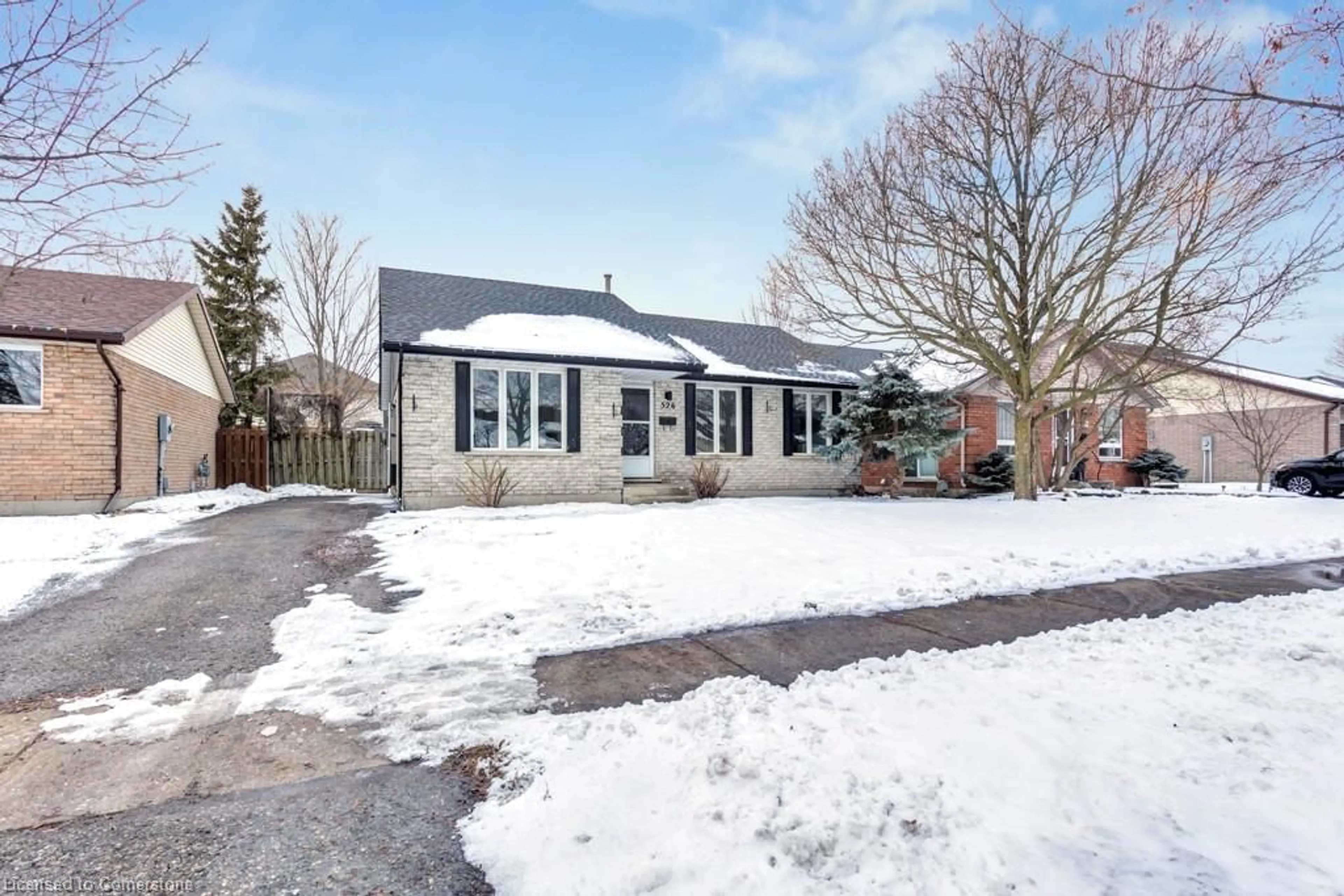 A pic from outside/outdoor area/front of a property/back of a property/a pic from drone, street for 526 Lansdowne Ave, Woodstock Ontario N4T 1J8