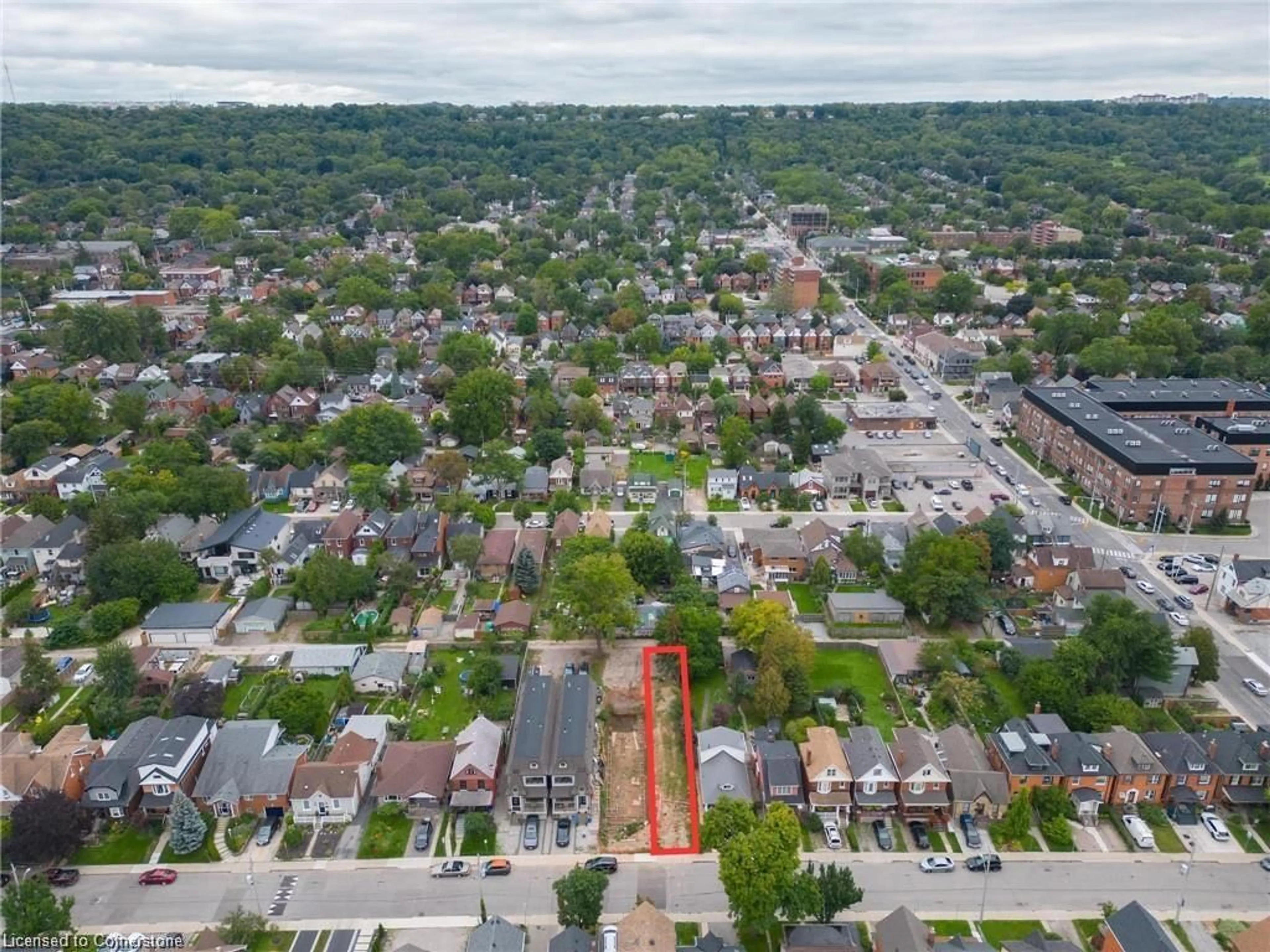 A pic from outside/outdoor area/front of a property/back of a property/a pic from drone, street for 85 Melbourne St, Hamilton Ontario L8P 2A5