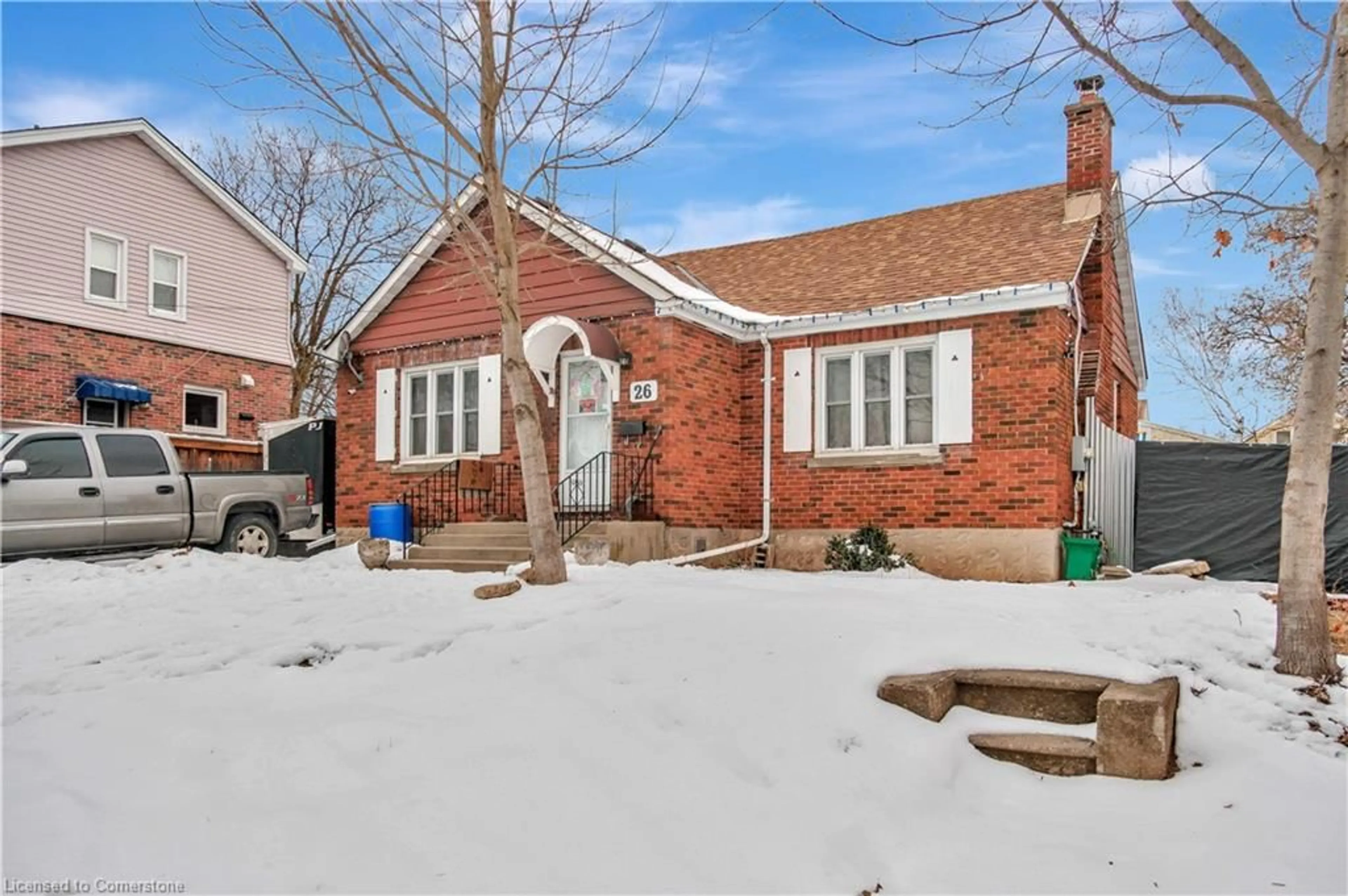 Home with brick exterior material, street for 26 Second Ave, Cambridge Ontario N1S 2C1