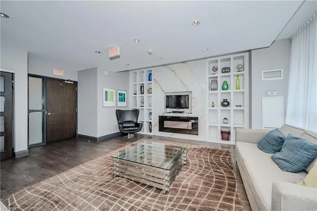 Additional property image - 1185 The Queensway Unit 112