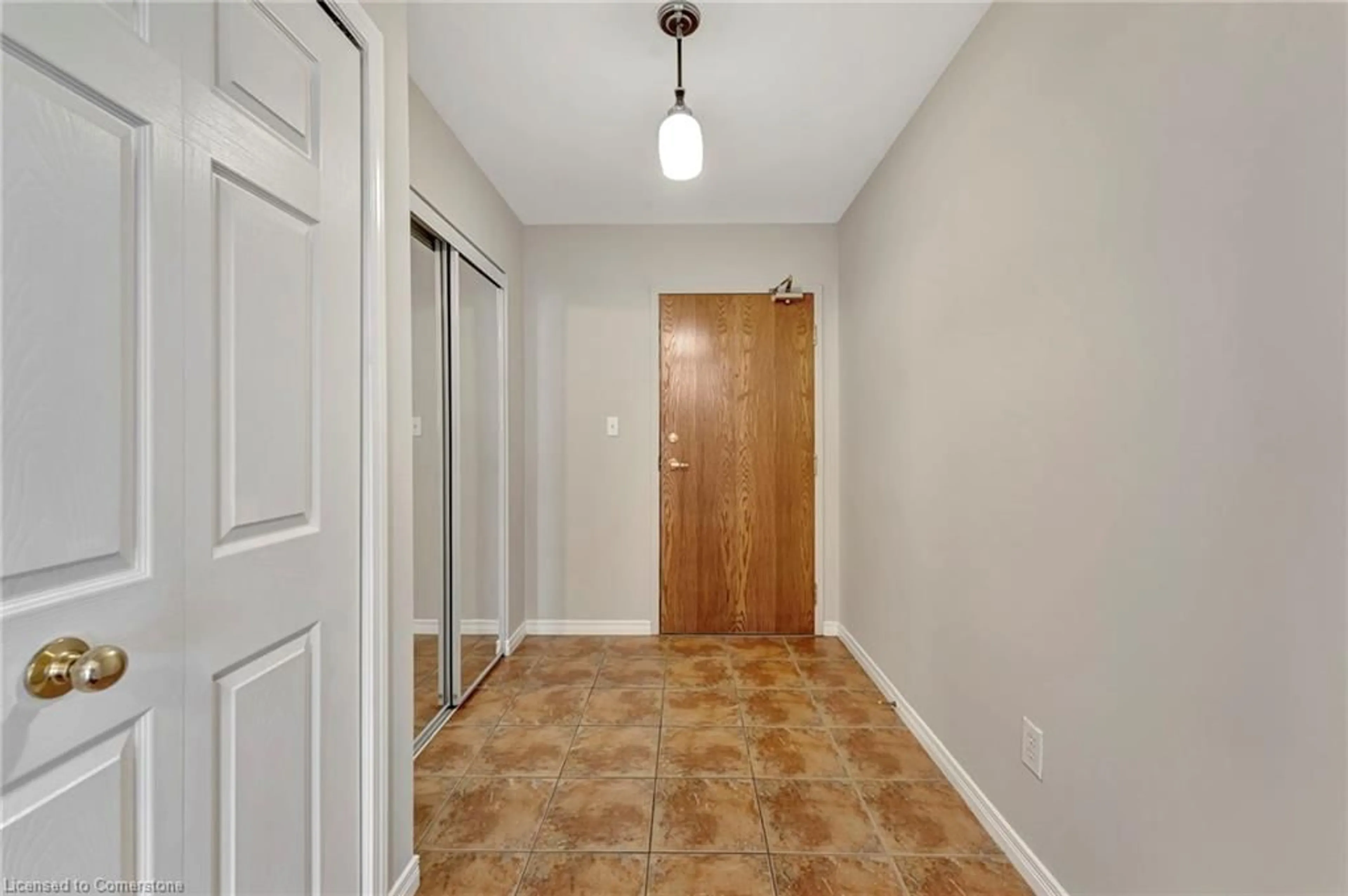 Indoor entryway for 4000 Creekside Dr #203, Dundas Ontario L9H 7S9