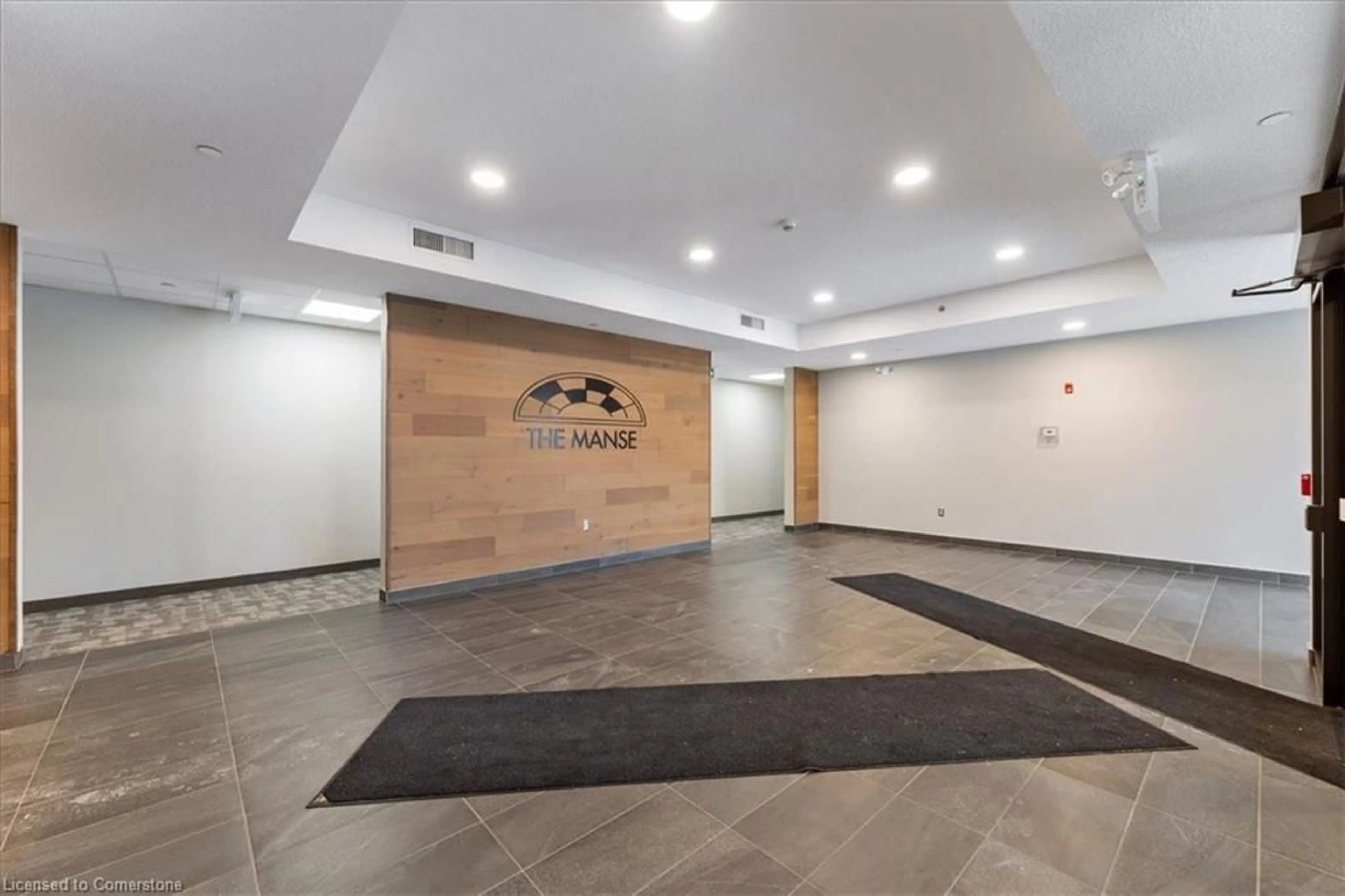 Indoor foyer for 2605 Binbrook Rd #307, Binbrook Ontario L0R 1C0