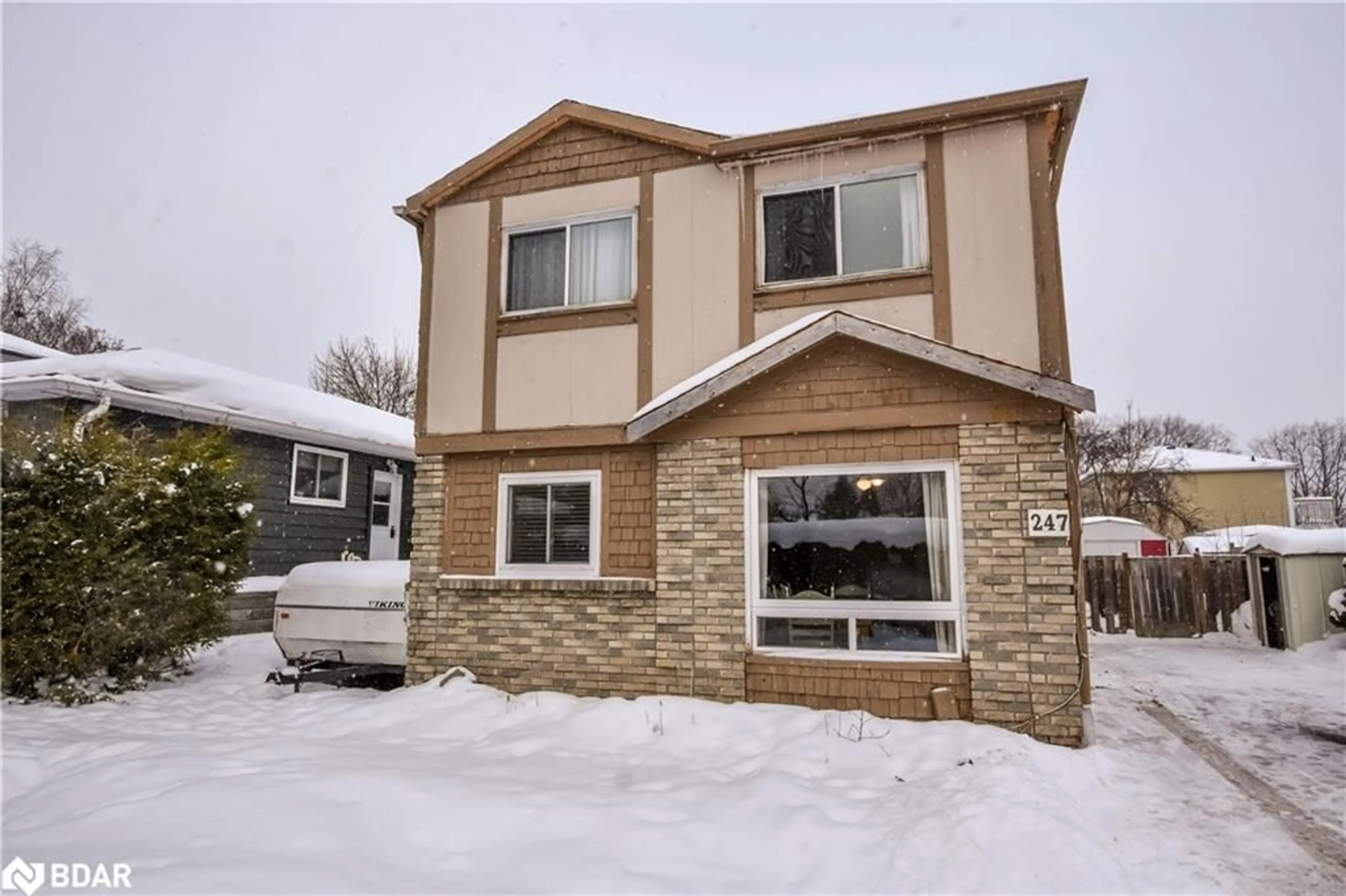 Home with brick exterior material, street for 247 Letitia St, Barrie Ontario L4N 4Y7