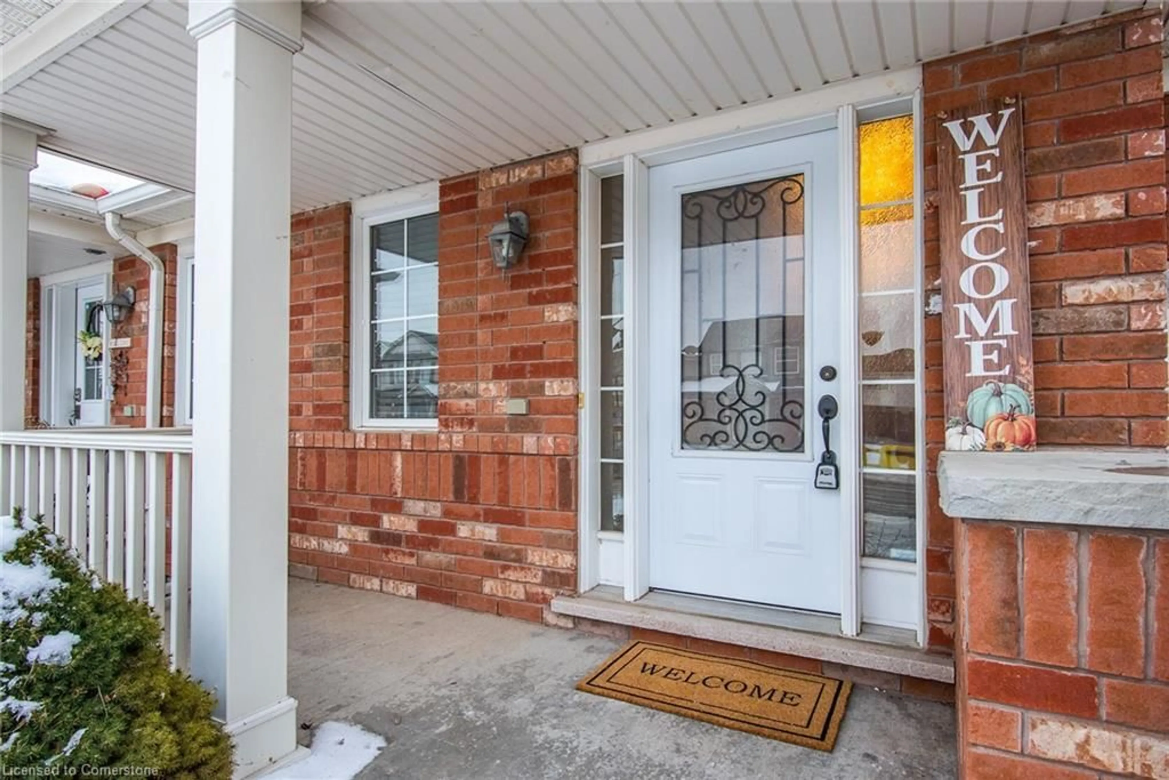 Indoor entryway for 170 Chase Cres, Cambridge Ontario N3C 0C6