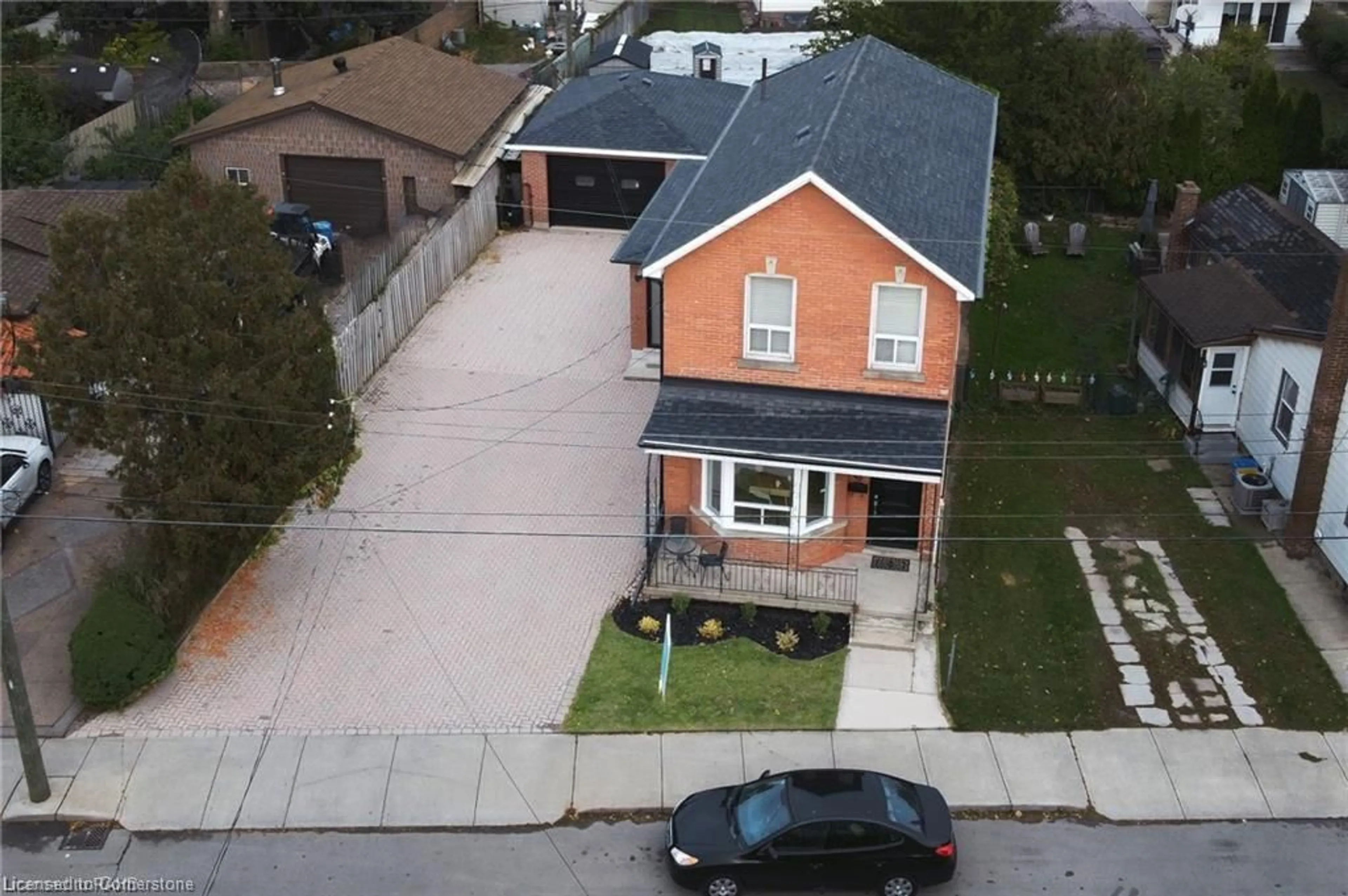 A pic from outside/outdoor area/front of a property/back of a property/a pic from drone, street for 43 Crooks St, Hamilton Ontario L8R 2Z7