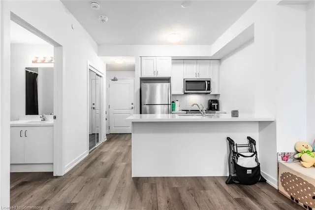 Additional property image - 470 Dundas St Unit 214