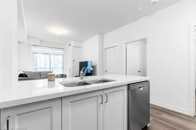 Additional property image - 470 Dundas St Unit 214