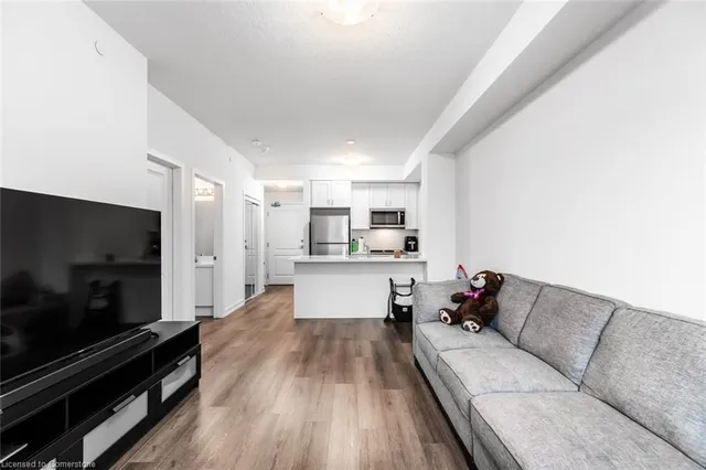 Additional property image - 470 Dundas St Unit 214