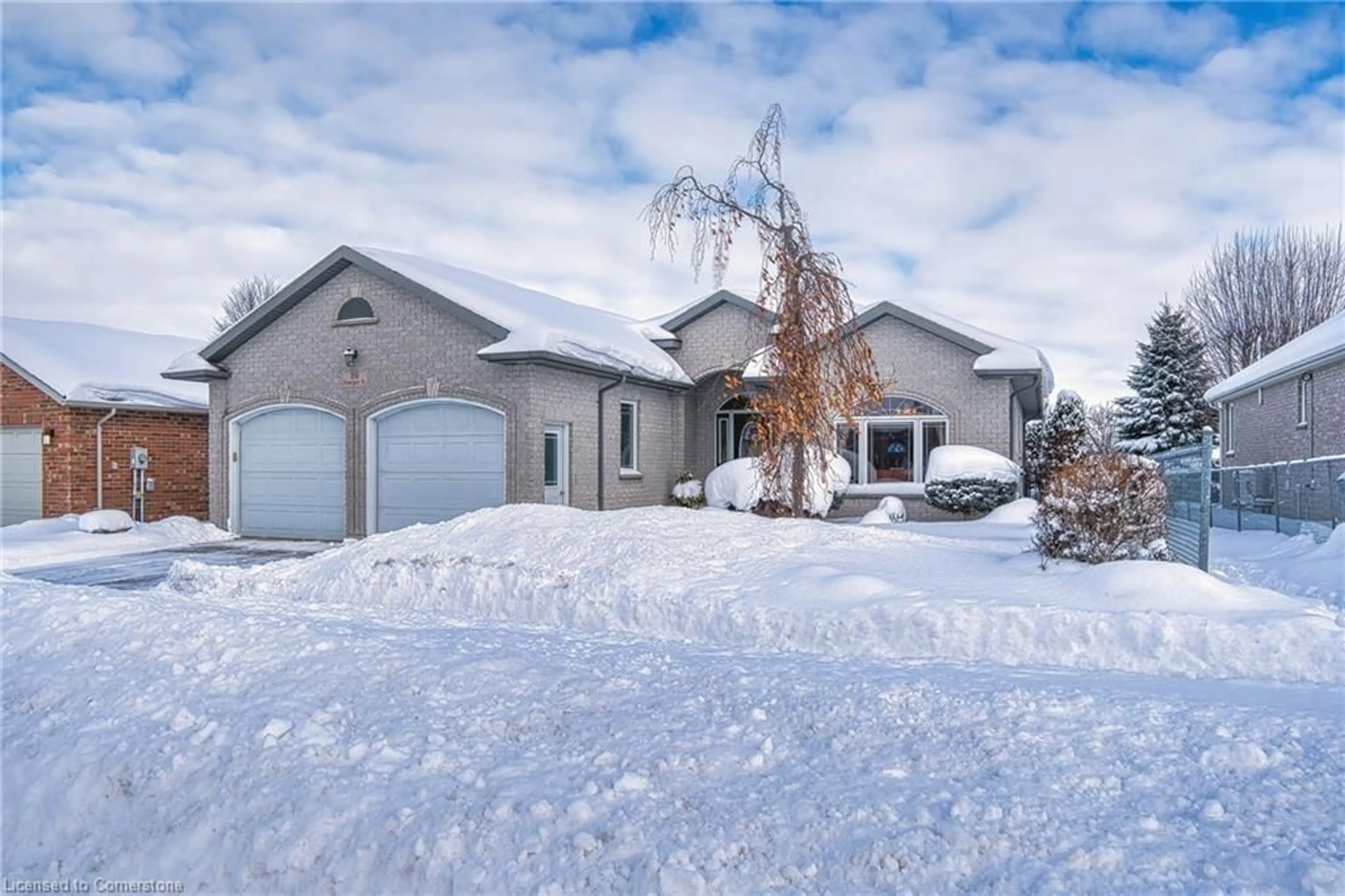 A pic from outside/outdoor area/front of a property/back of a property/a pic from drone, street for 205 Donegan St, Listowel Ontario N4W 3V5