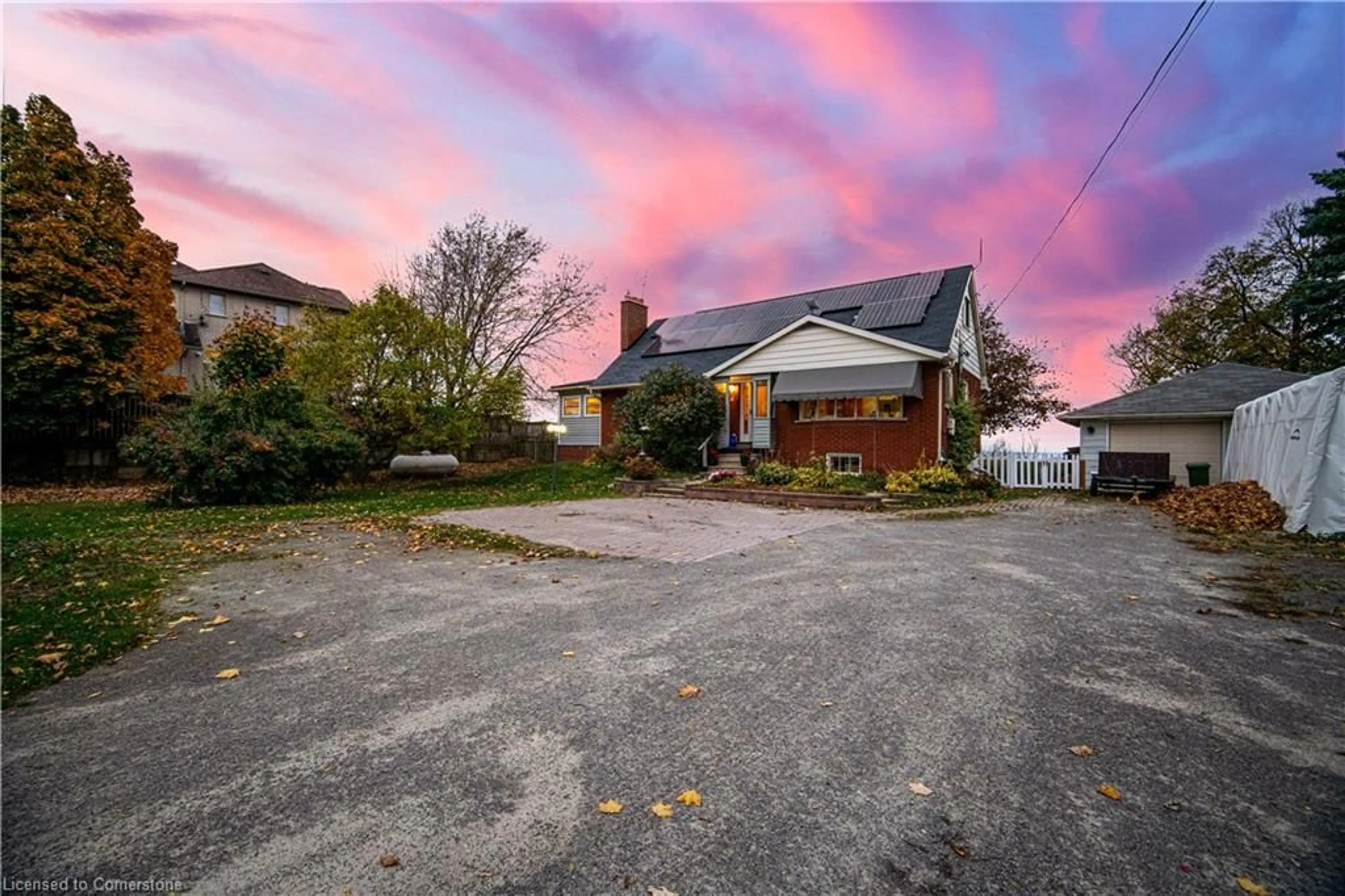 A pic from outside/outdoor area/front of a property/back of a property/a pic from drone, street for 805 Ridge Rd, Stoney Creek Ontario L8J 2Y3