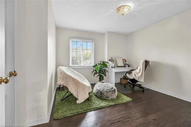Additional property image - 200 Fellowes Cres