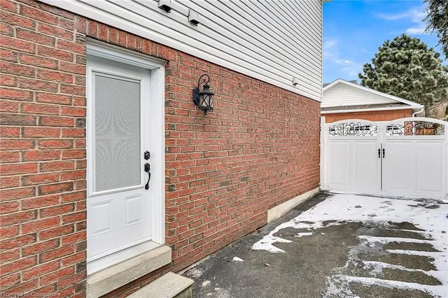 Additional property image - 200 Fellowes Cres