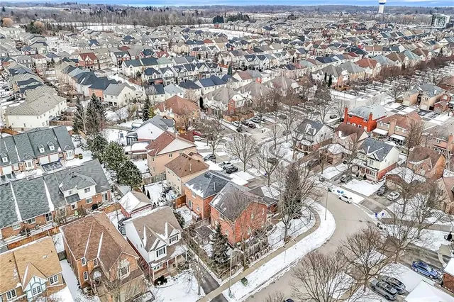Additional property image - 200 Fellowes Cres