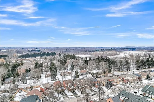 Additional property image - 200 Fellowes Cres