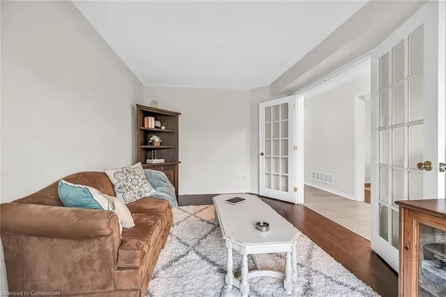 Additional property image - 200 Fellowes Cres