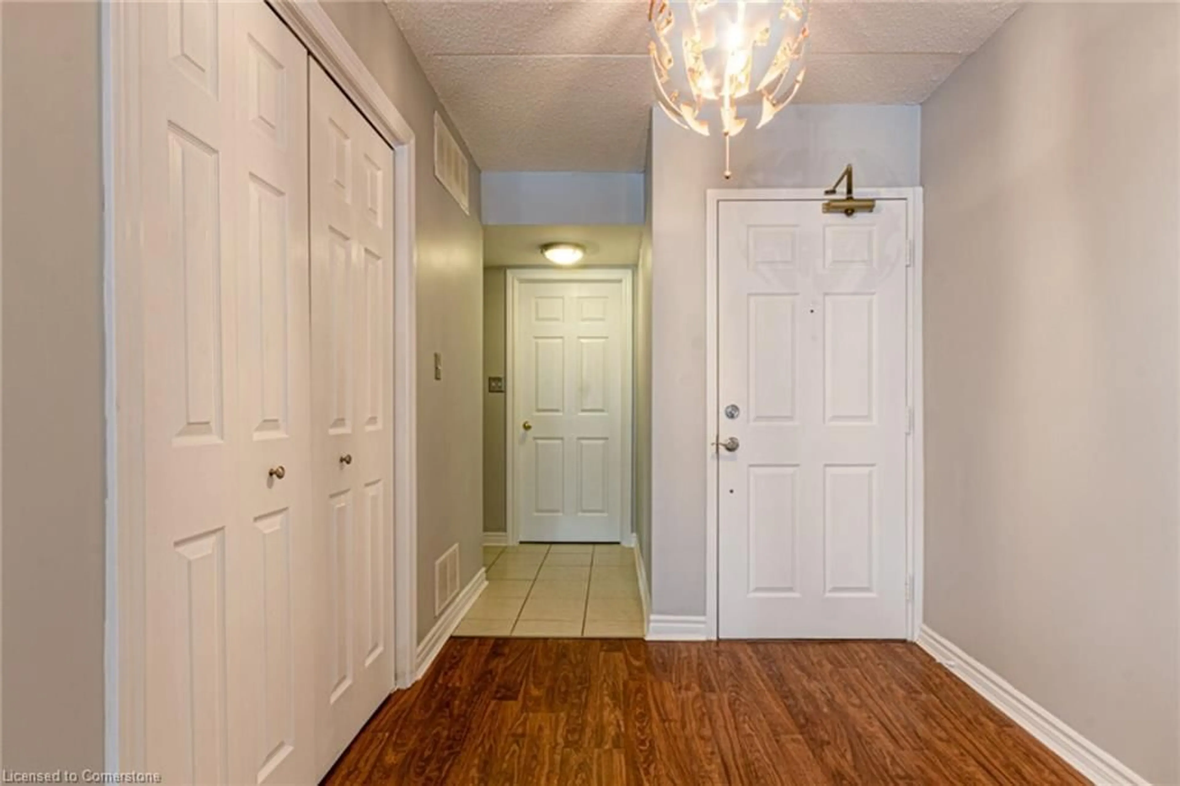 Indoor entryway for 2055 Appleby Line #311, Burlington Ontario L7L 7H1