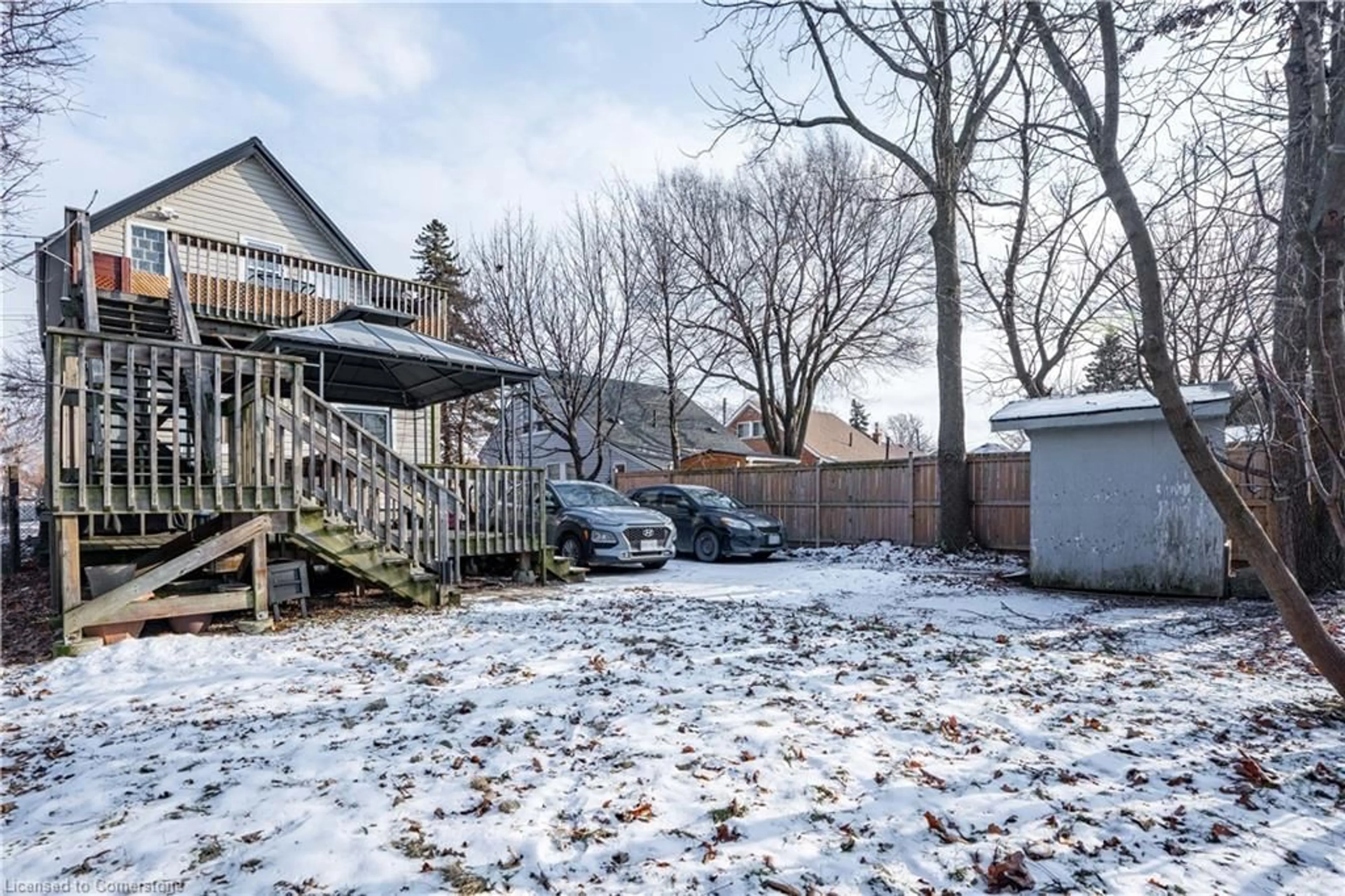 Patio, street for 6 East 32nd St, Hamilton Ontario L8V 3R6