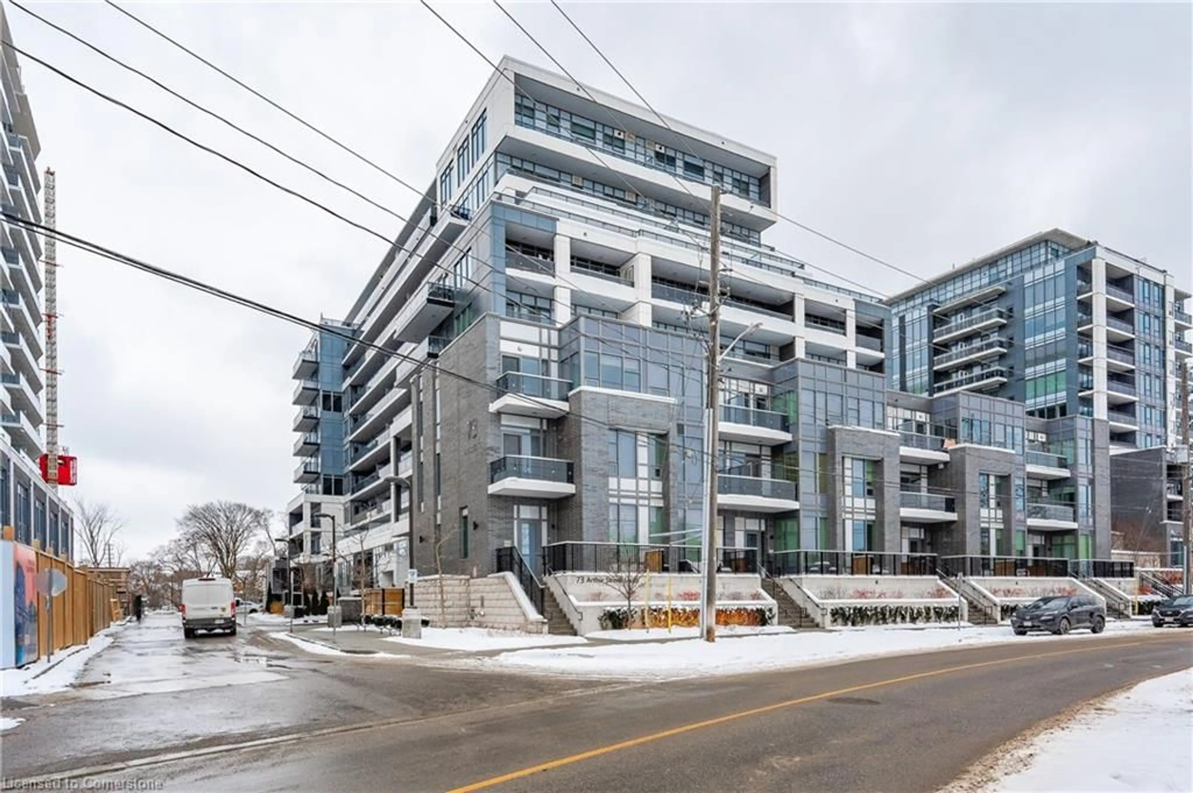 Indoor foyer for 73 Arthur Street St #36, Guelph Ontario N1E 0S6