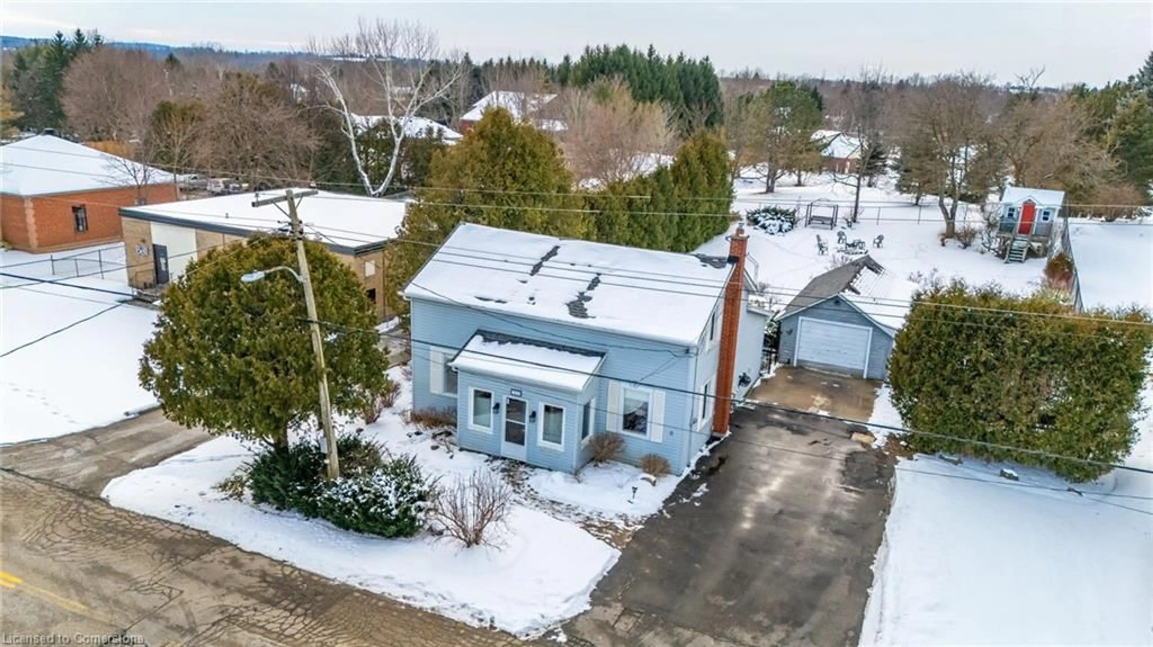 A pic from outside/outdoor area/front of a property/back of a property/a pic from drone, building for 1809 Brock Rd, Flamborough Ontario L0R 1K0