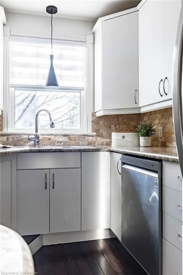 Additional property image - 2 Bond St