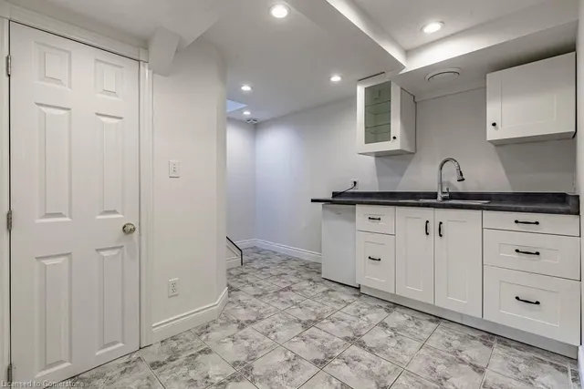 Additional property image - 2 Bond St