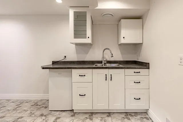 Additional property image - 2 Bond St