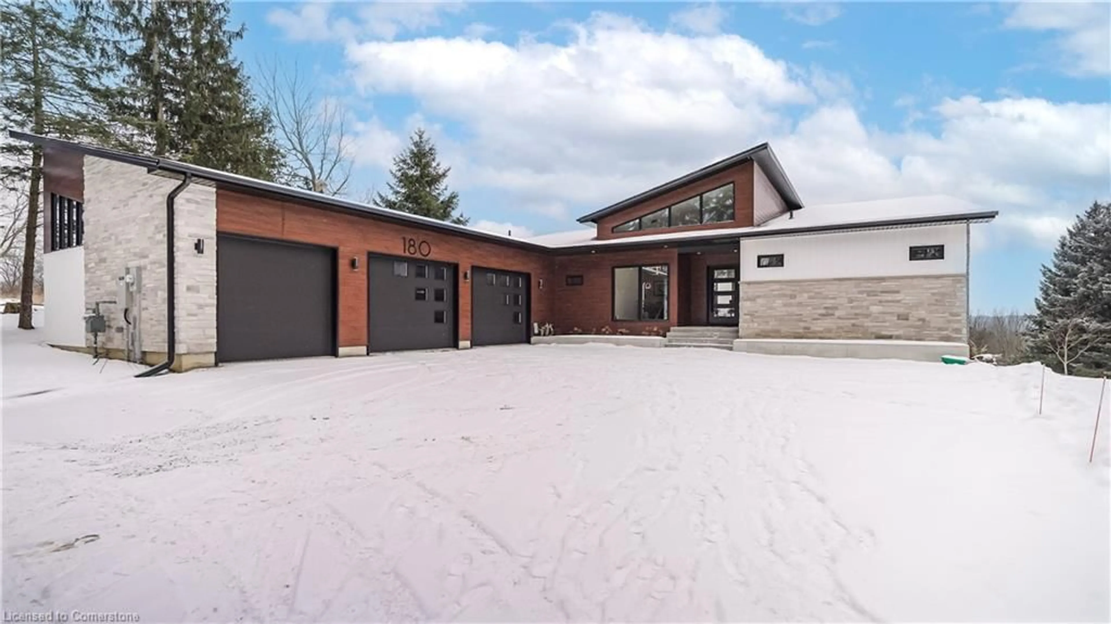 Indoor garage for 180 Weirs Lane, Dundas Ontario L9H 5E1