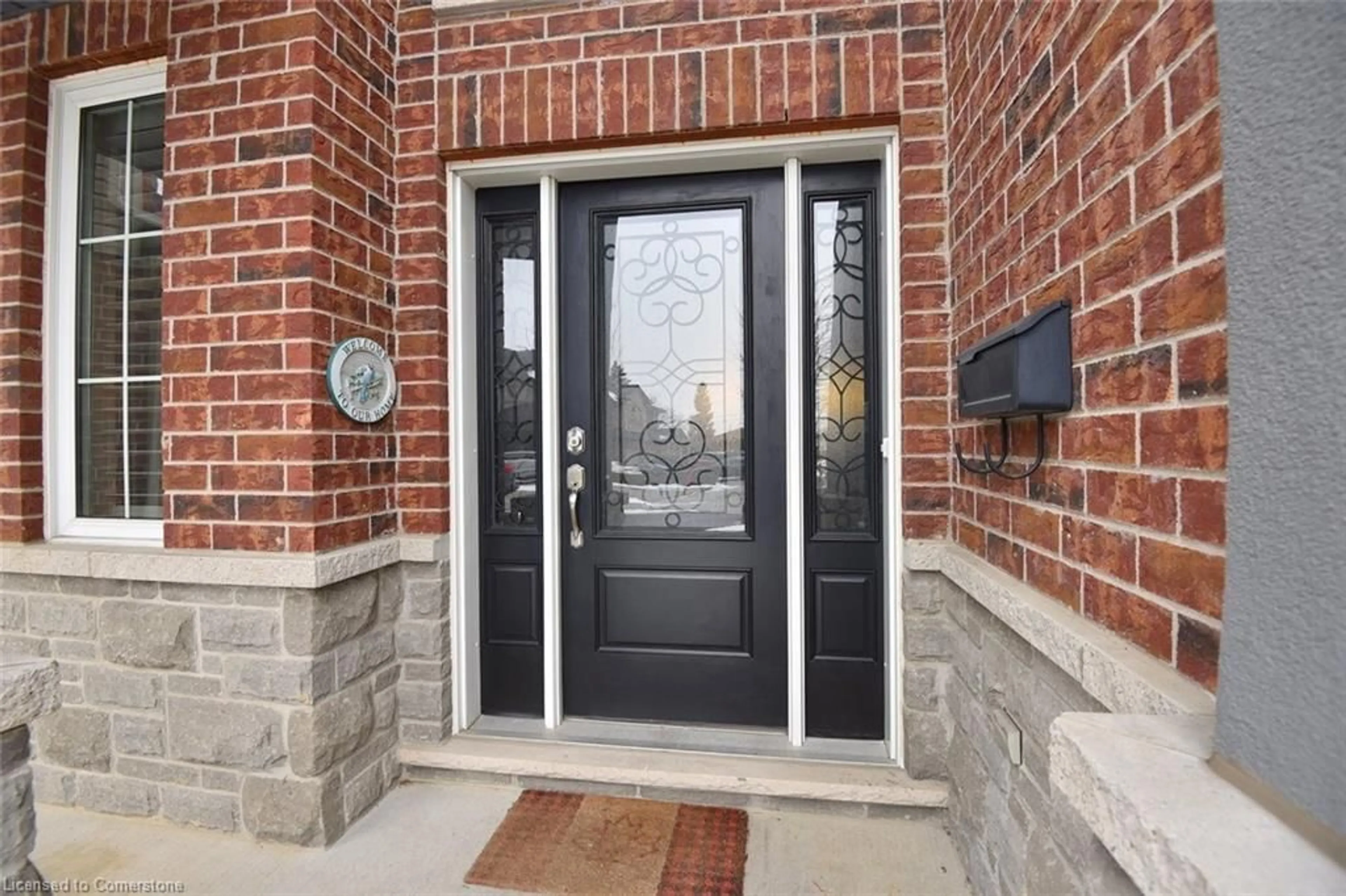 Indoor entryway for 23 Felicia Crt, Hamilton Ontario L9B 0B6