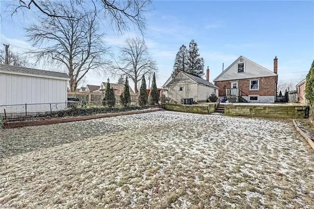 Additional property image - 237 East 19th St