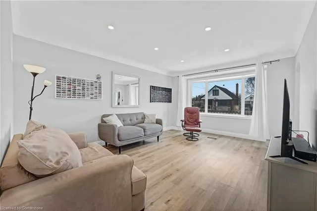 Additional property image - 237 East 19th St