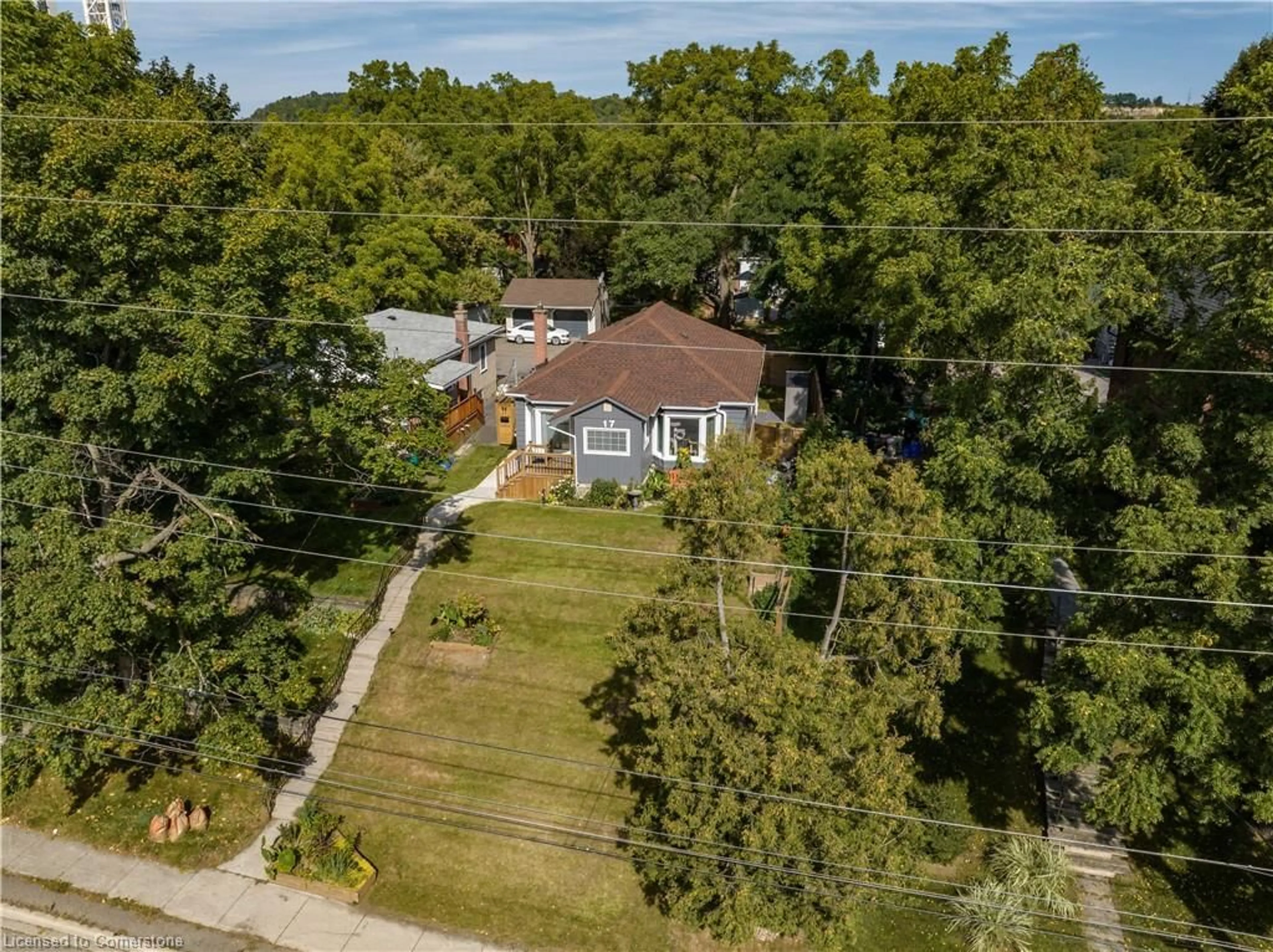 A pic from outside/outdoor area/front of a property/back of a property/a pic from drone, street for 17 Dundas St, Dundas Ontario L9H 1A1