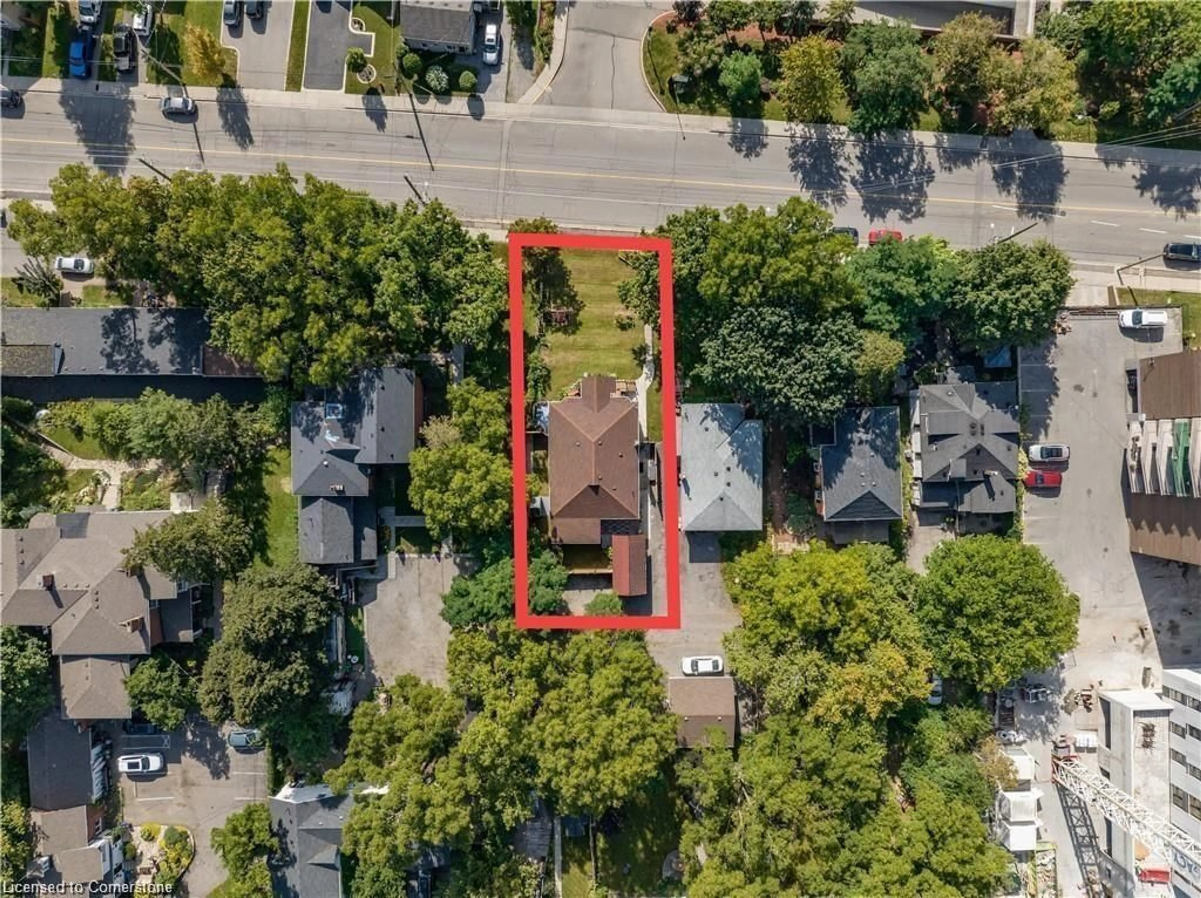 A pic from outside/outdoor area/front of a property/back of a property/a pic from drone, street for 17 Dundas St, Dundas Ontario L9H 1A1