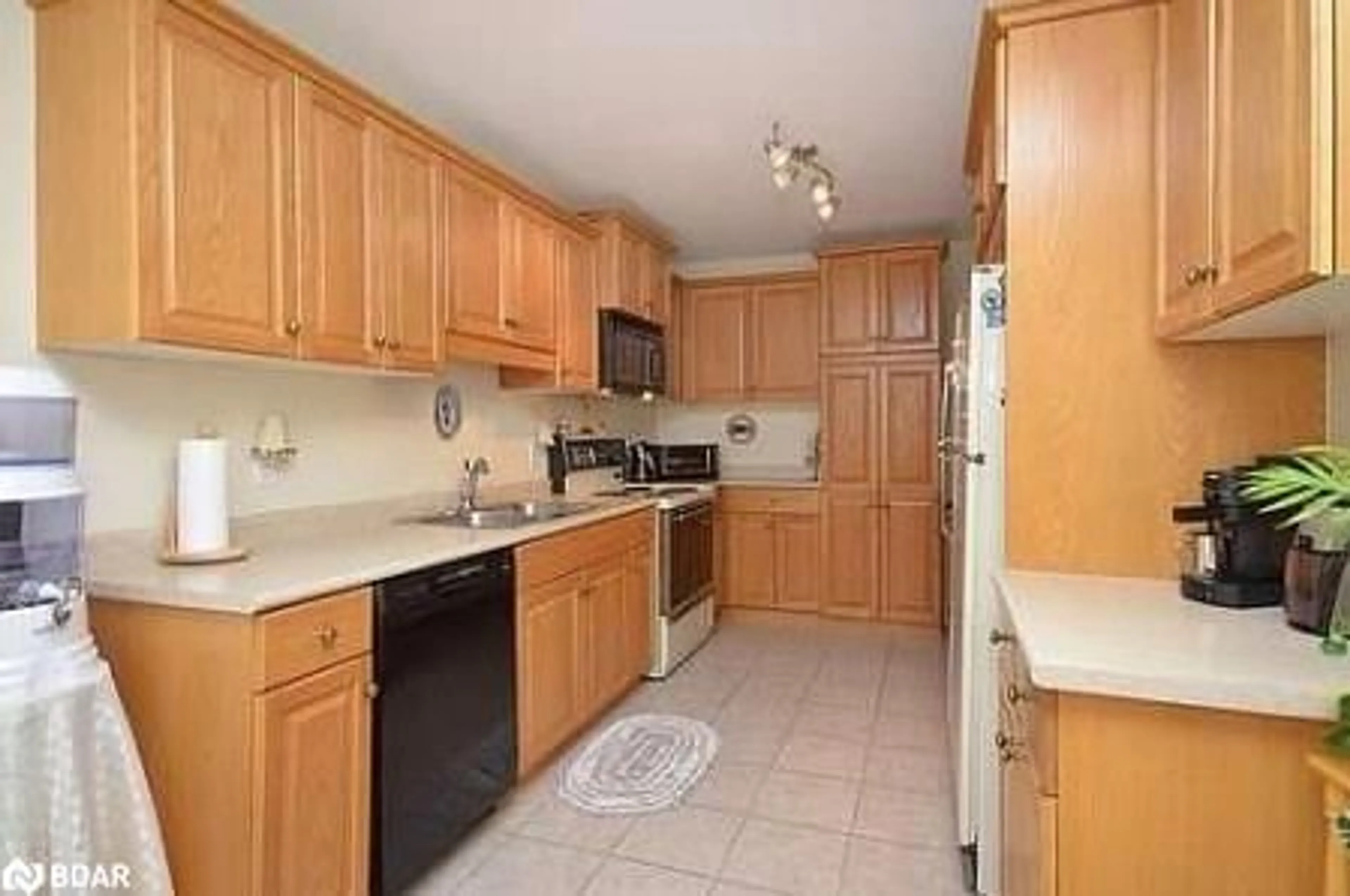 Standard kitchen, unknown for 150 Bella Vista Trail #28, Alliston Ontario L9R 2G8