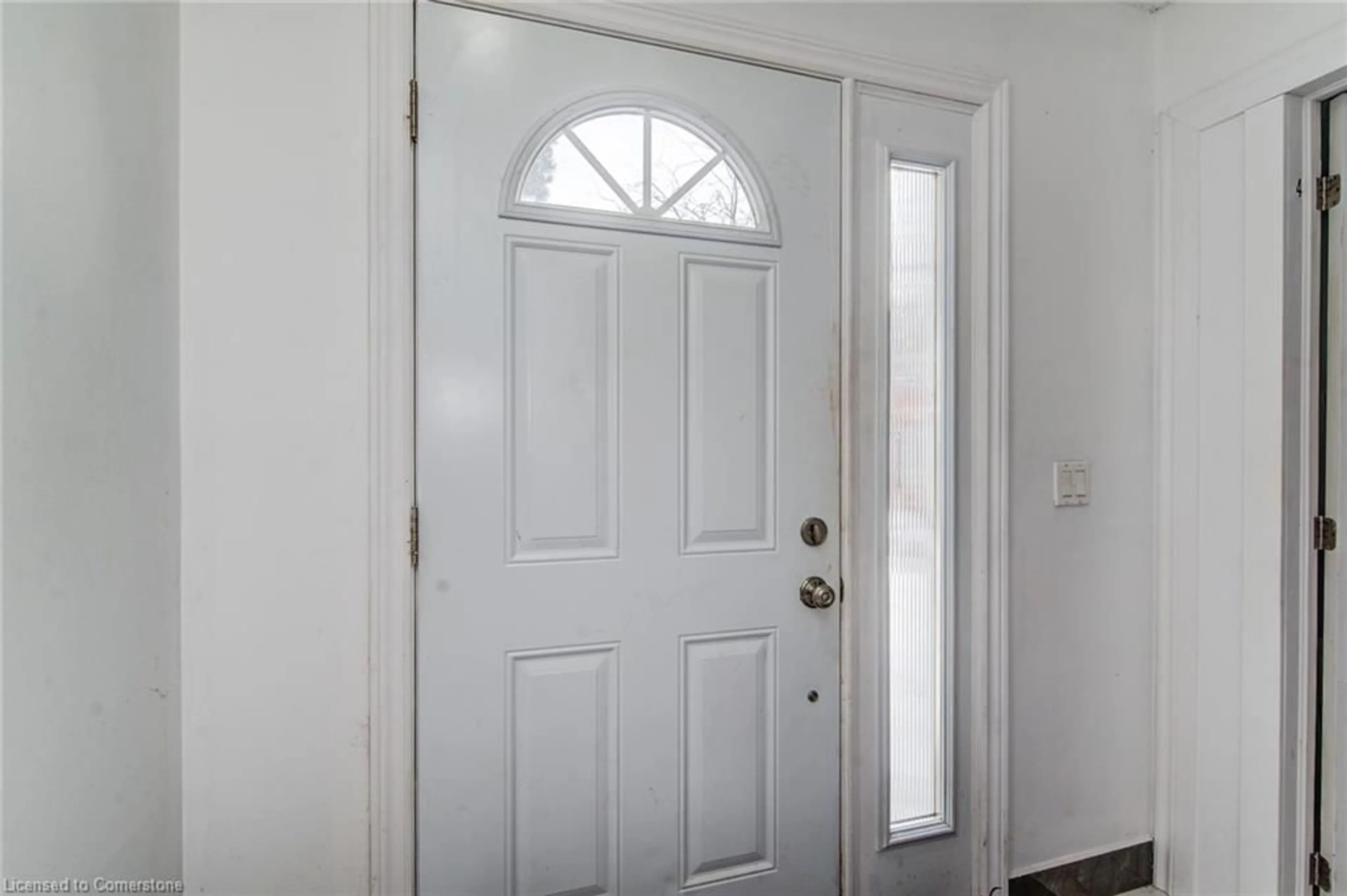 Indoor entryway for 121 University Ave #103, Waterloo Ontario N2J 4J1