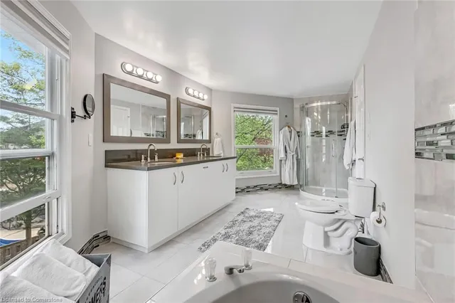 Additional property image - 2218 Vista Dr