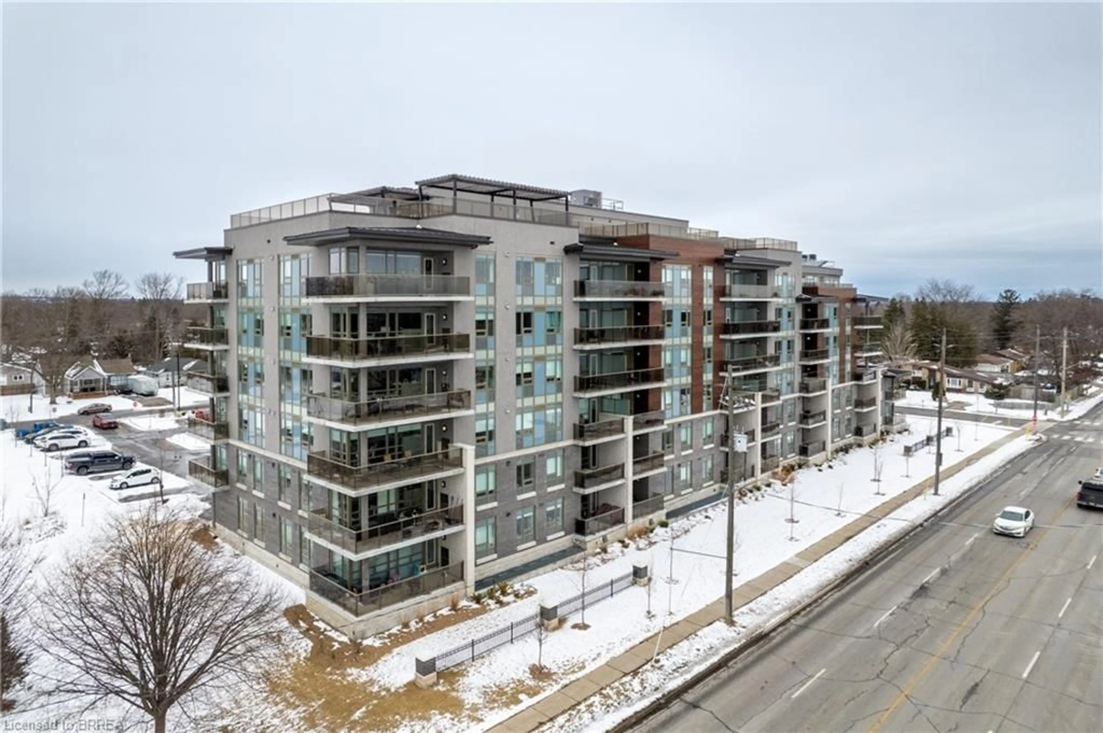 A pic from outside/outdoor area/front of a property/back of a property/a pic from drone, city buildings view from balcony for 34 Norman St #101, Brantford Ontario N3R 2Y1