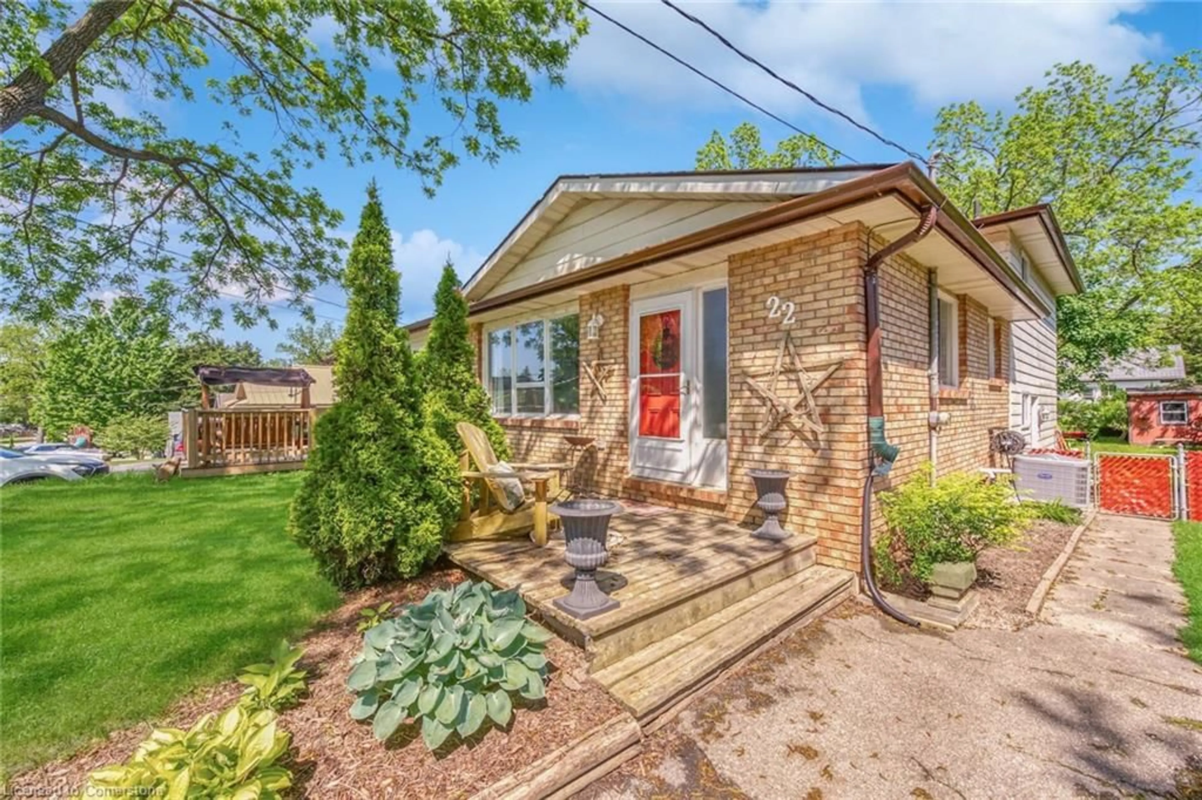 Home with brick exterior material, street for 22 Chippewa St, Cayuga Ontario N0A 1E0