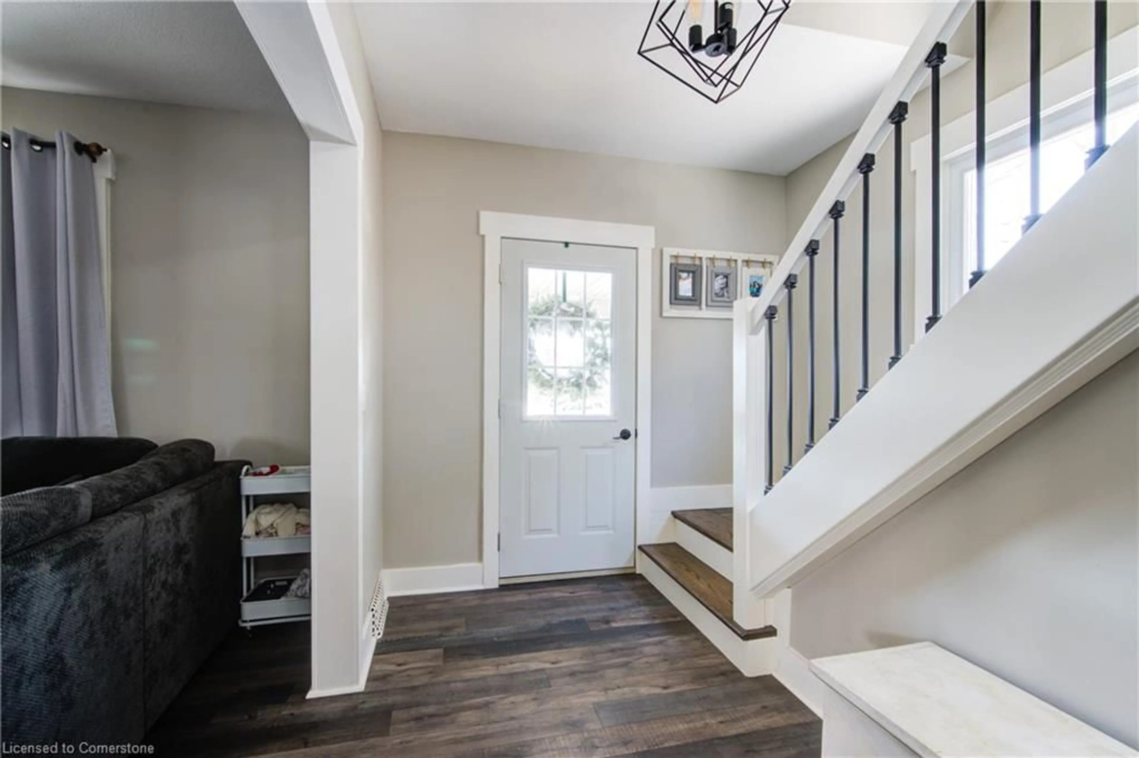 Indoor entryway for 307 Elizabeth St, St. Marys Ontario N4X 1A5