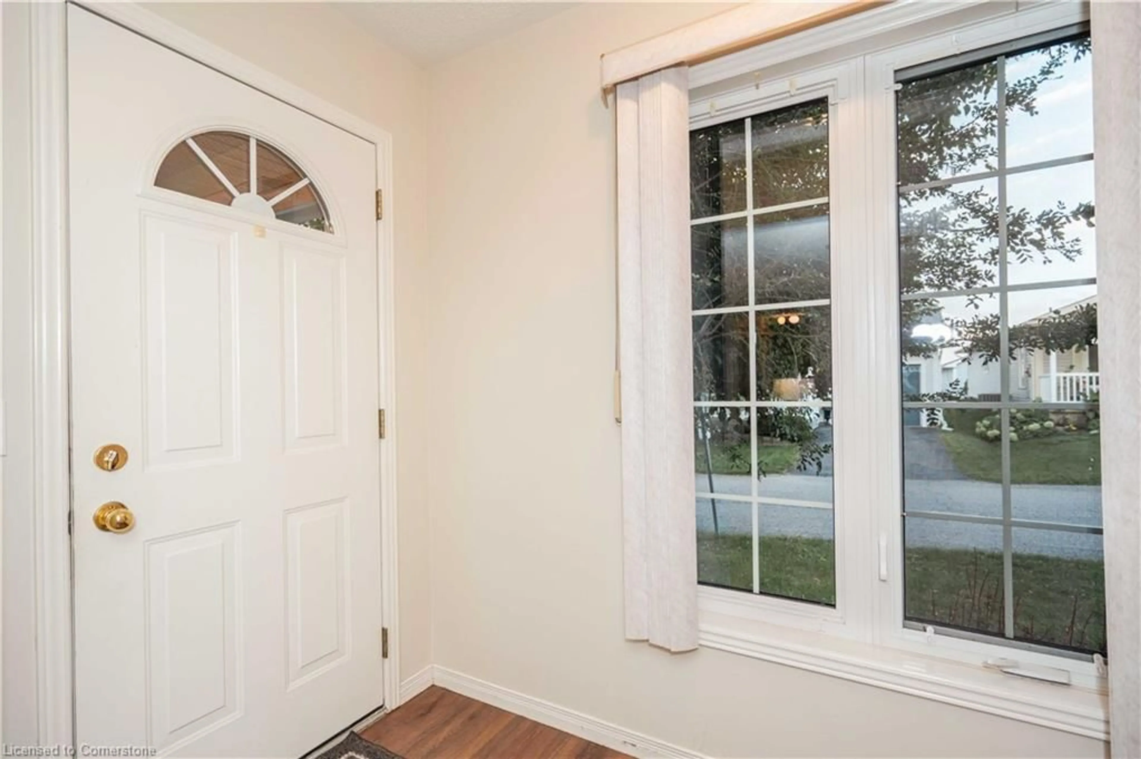 Indoor entryway for 110 Ethel Rd, Waterloo Ontario N2J 4G8