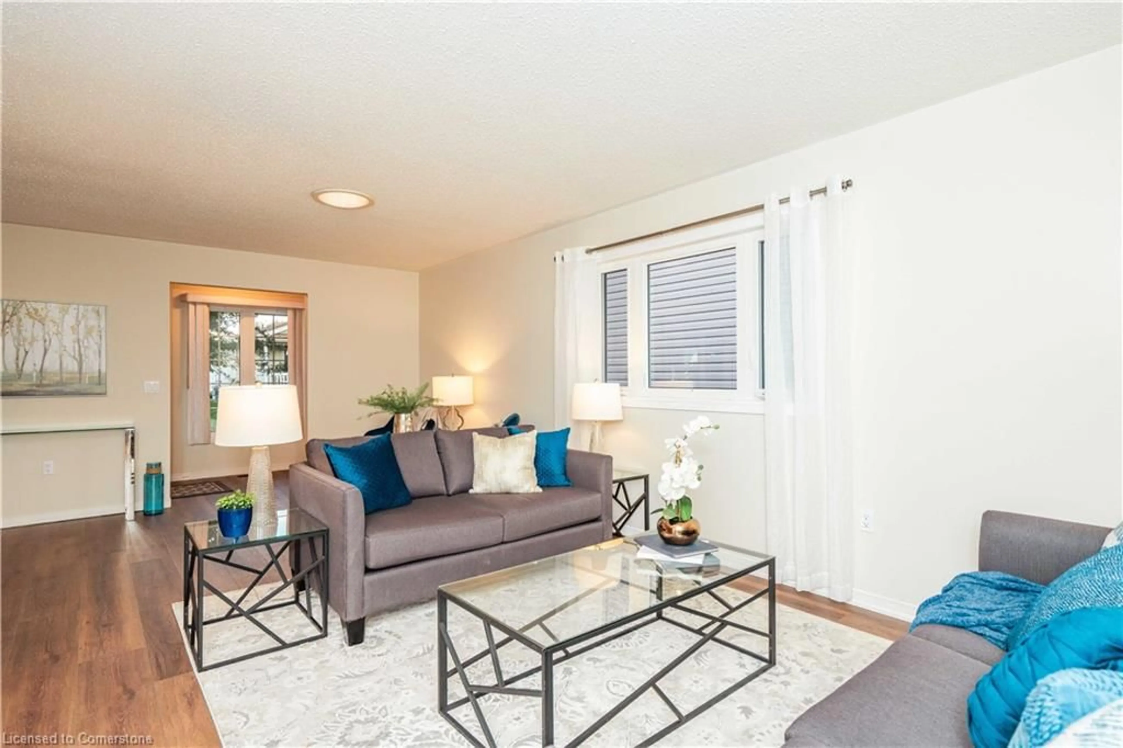 Living room with furniture, unknown for 110 Ethel Rd, Waterloo Ontario N2J 4G8