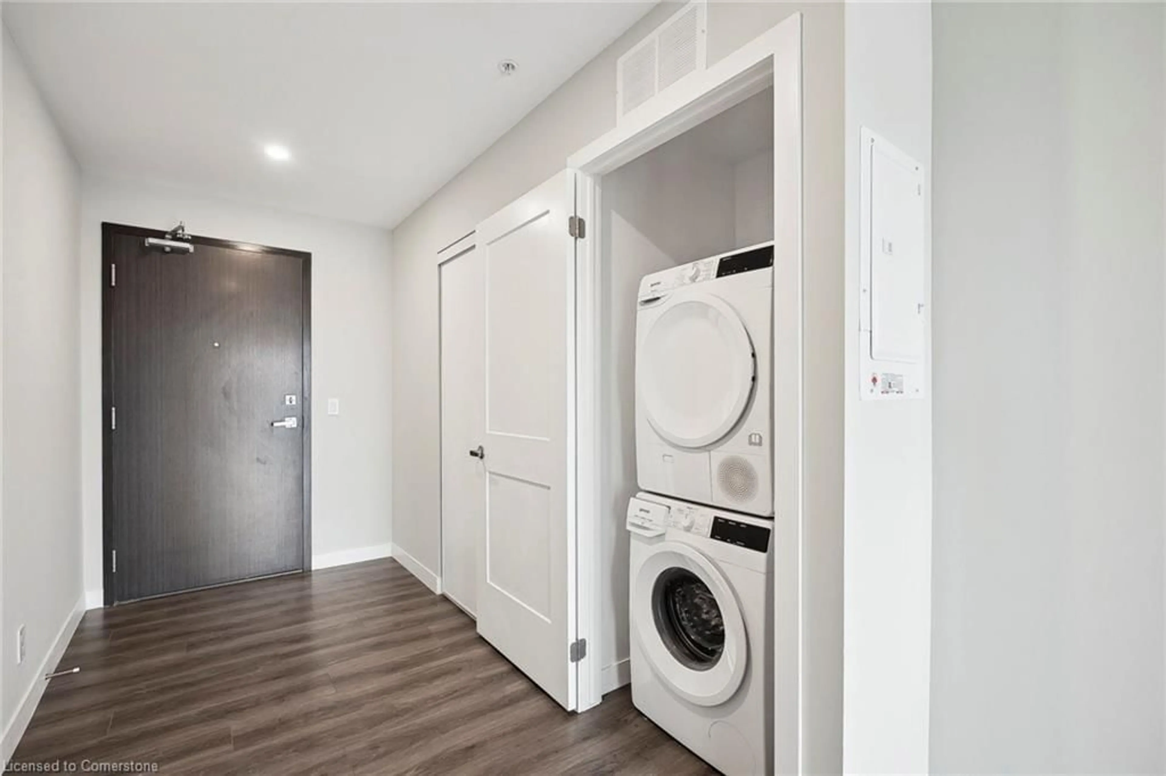 Laundry room for 15 Queen St S St #2114, Hamilton Ontario L8P 0C6